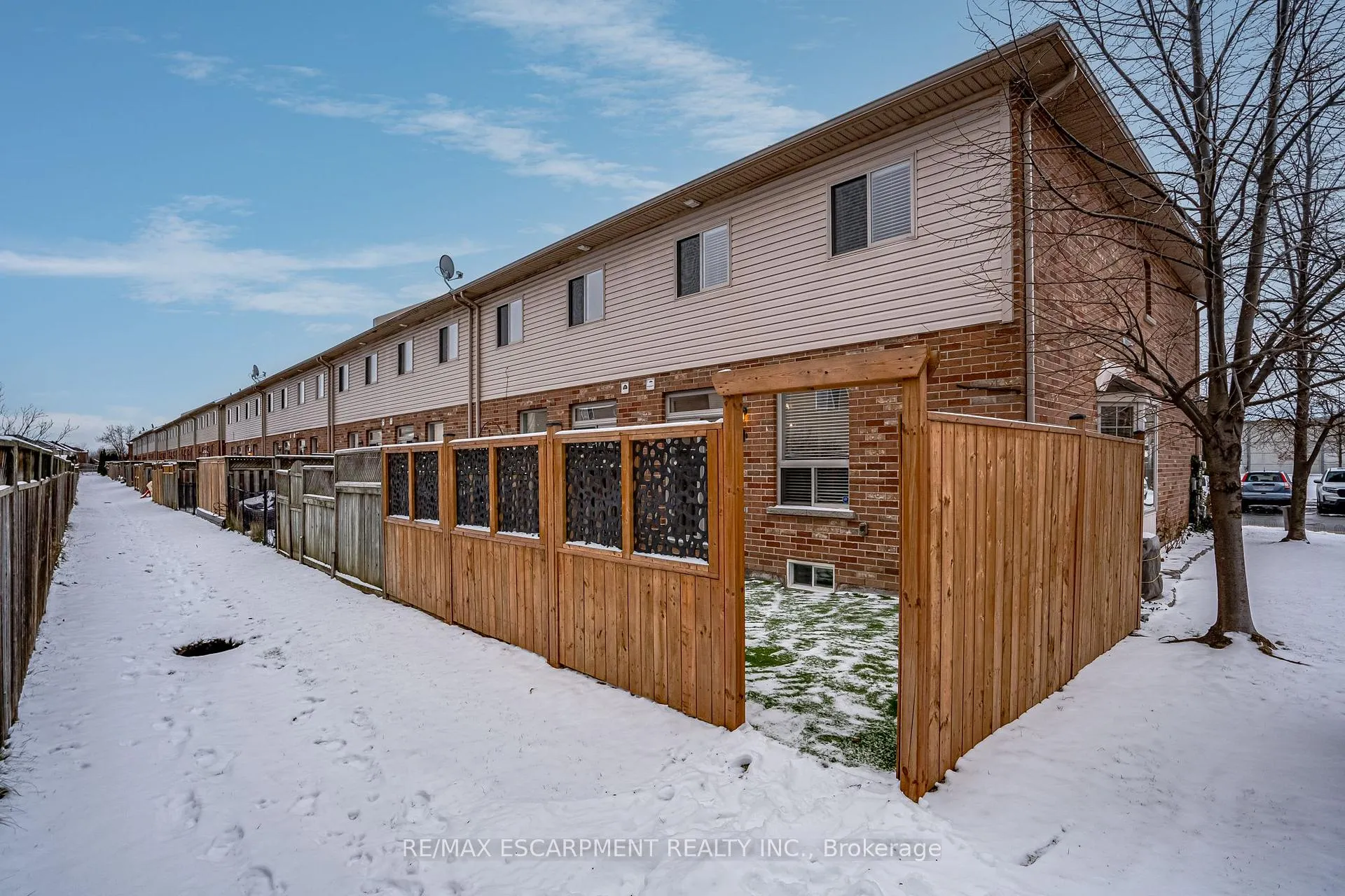 Photo 30 of 24 Marina Point Crescent, Hamilton, Winona Park — HOMEH