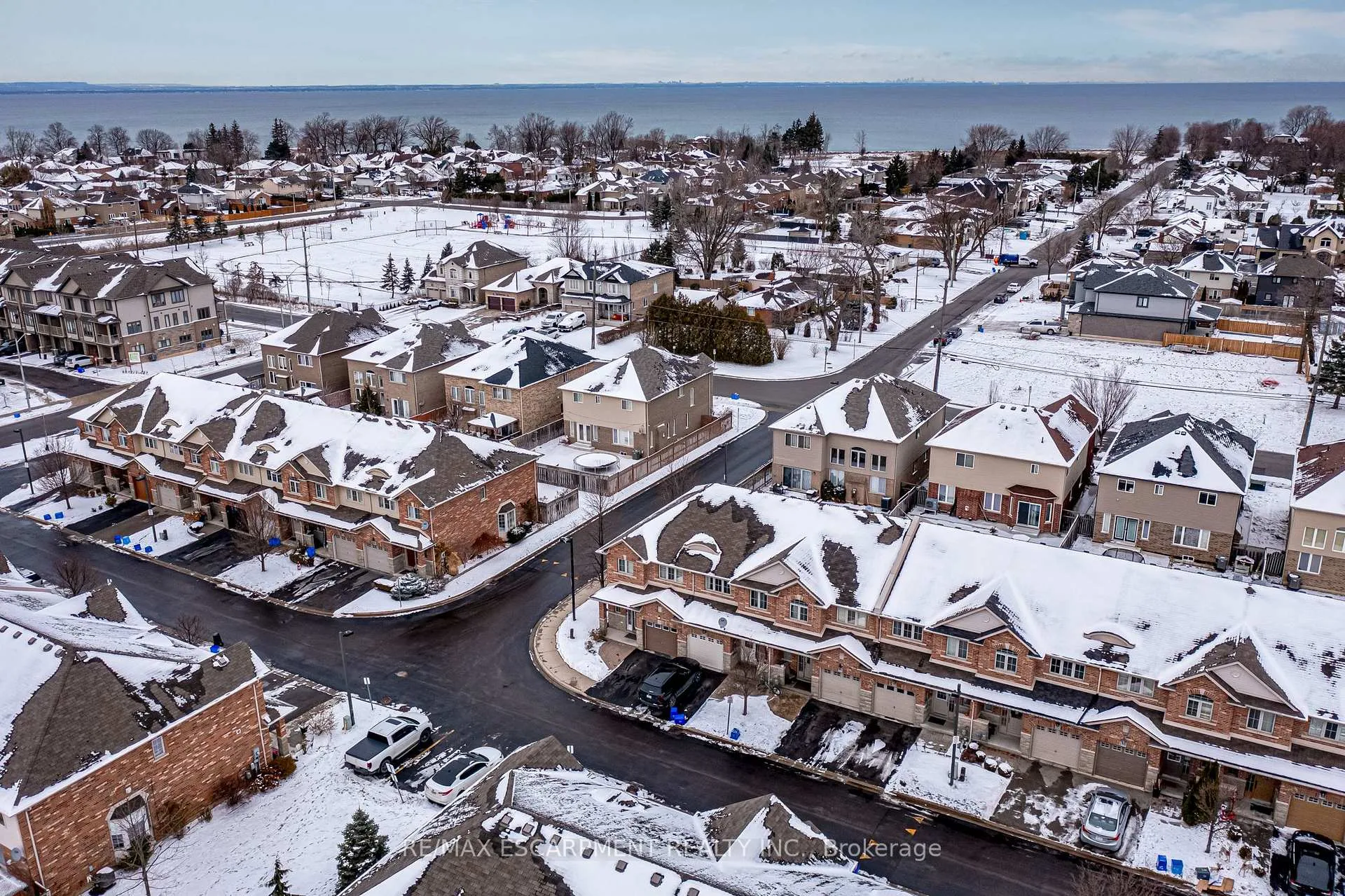 Photo 31 of 24 Marina Point Crescent, Hamilton, Winona Park — HOMEH