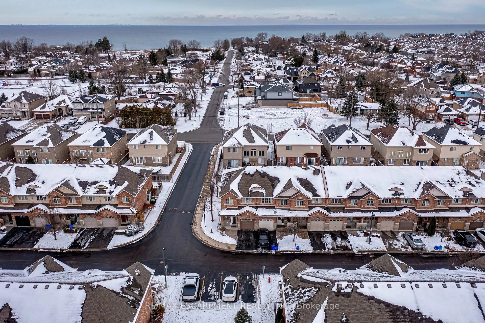 Photo 32 of 24 Marina Point Crescent, Hamilton, Winona Park — HOMEH