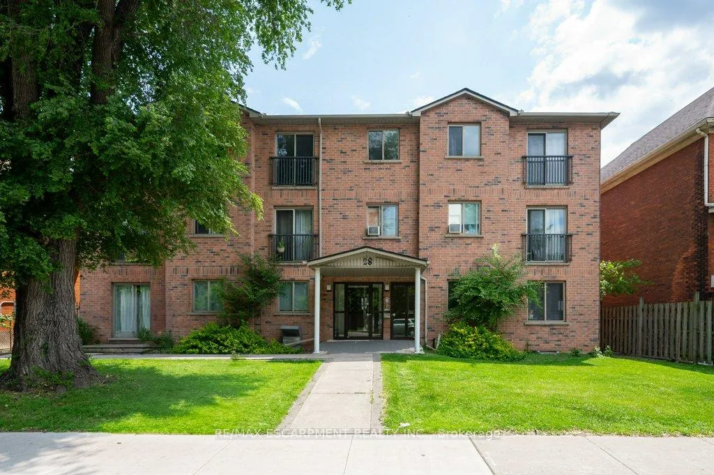 Front of Unit 102, 28 Victoria Avenue