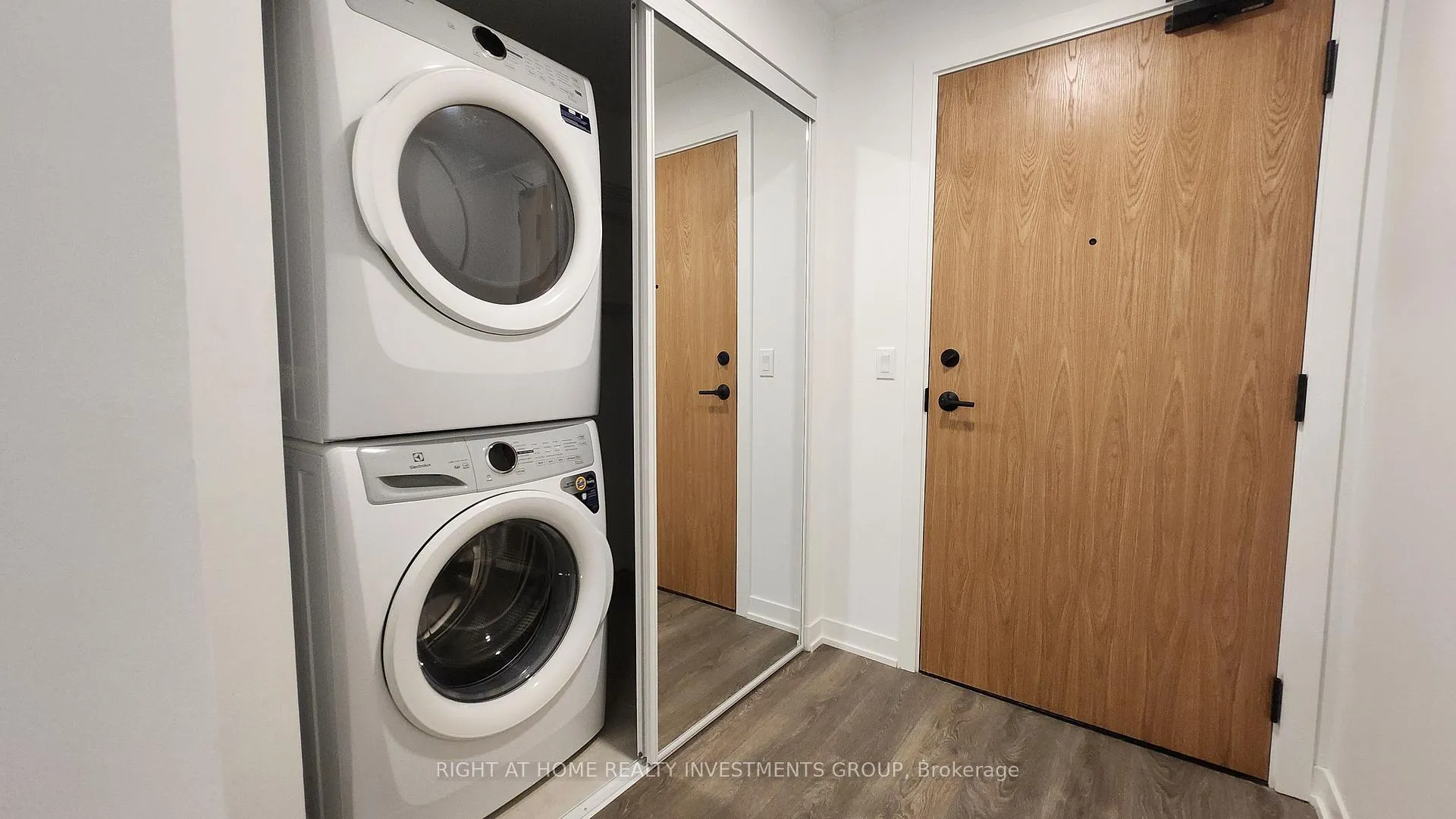 Photo 5 of Unit 2401, 7950 Bathurst Street, Vaughan, Beverley Glen — HOMEH