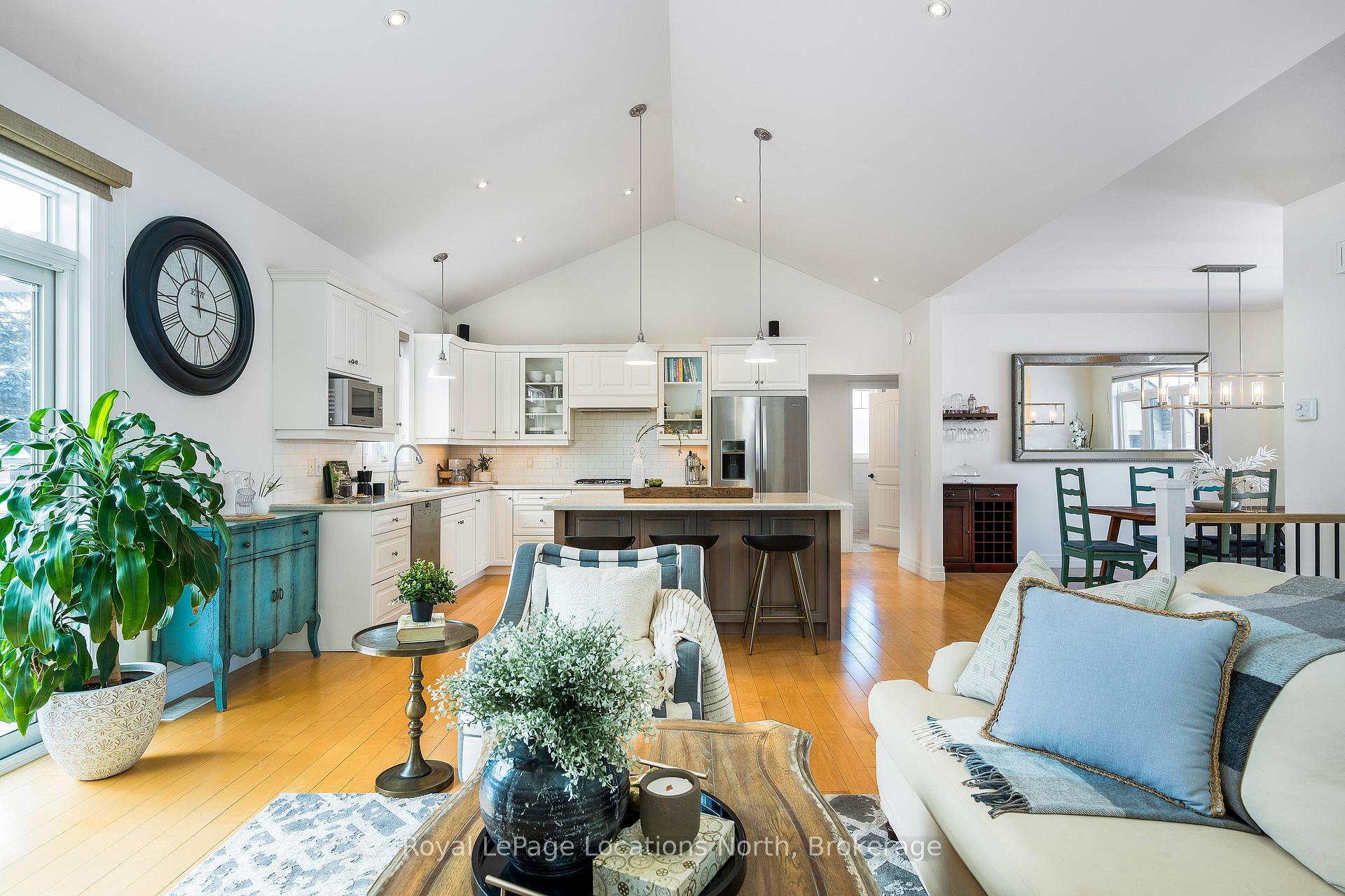 Photo 3 of 1 Thorncroft Court, Blue Mountains — HOMEH