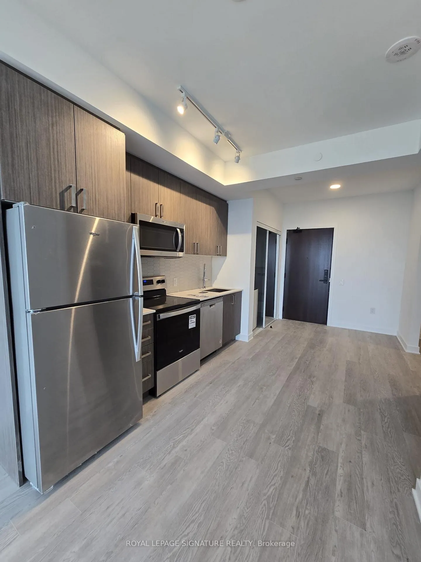 Photo 1 of Unit 1209, 2782 Barton Street E, Hamilton, Riverdale — HOMEH