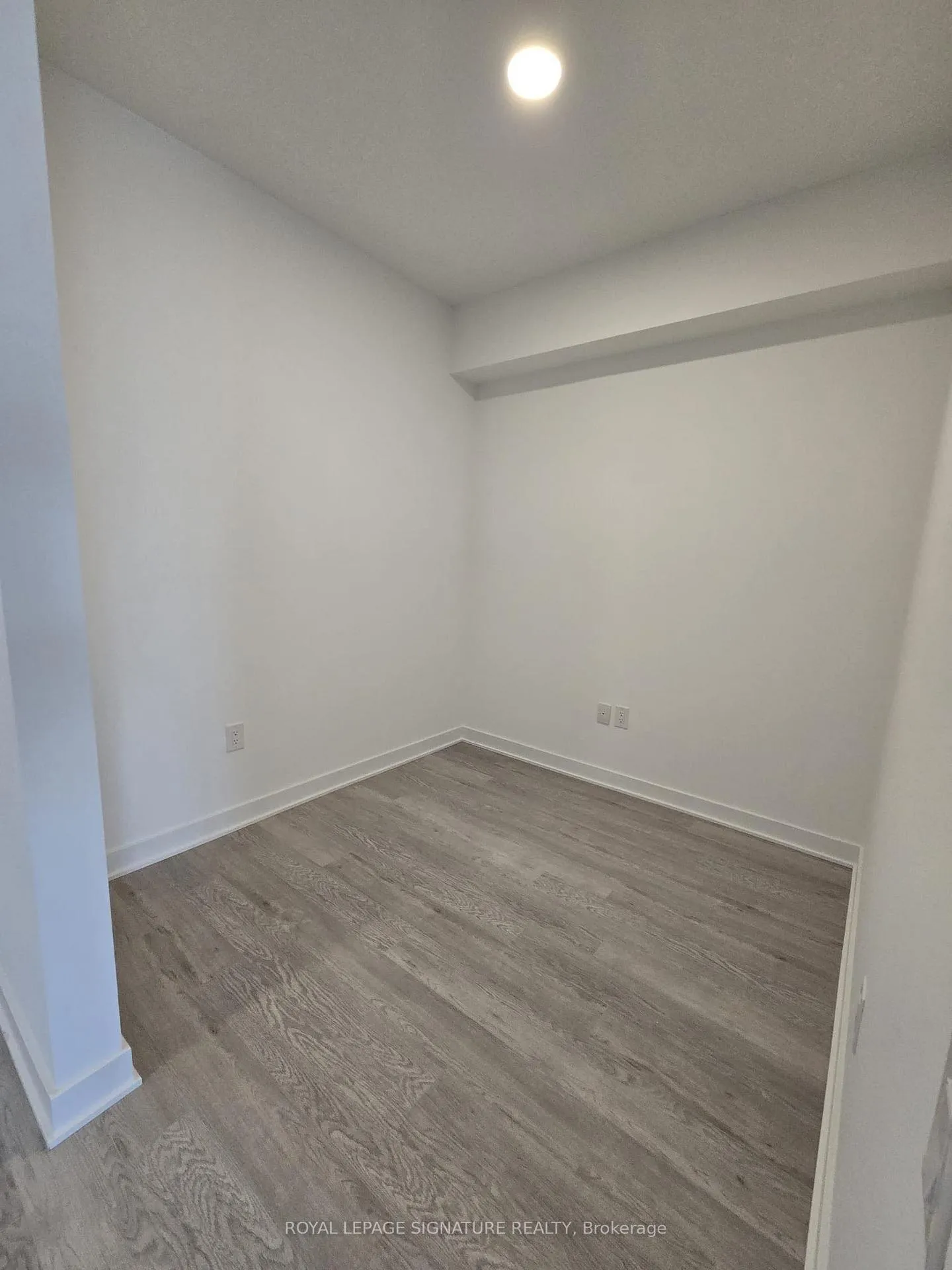 Photo 3 of Unit 1209, 2782 Barton Street E, Hamilton, Riverdale — HOMEH