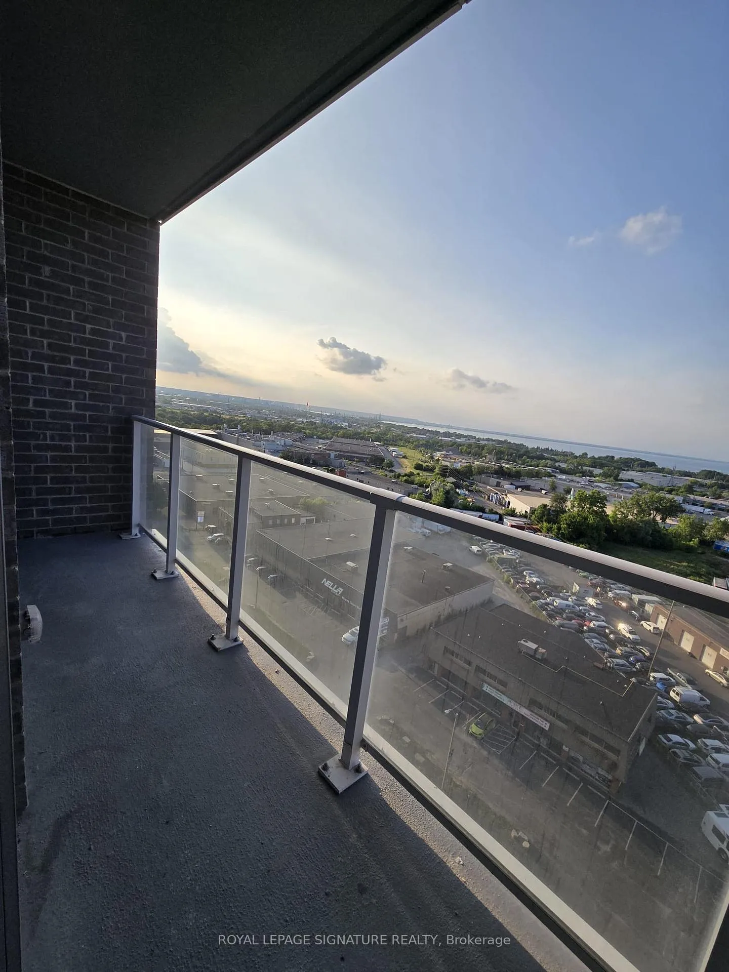Photo 4 of Unit 1209, 2782 Barton Street E, Hamilton, Riverdale — HOMEH
