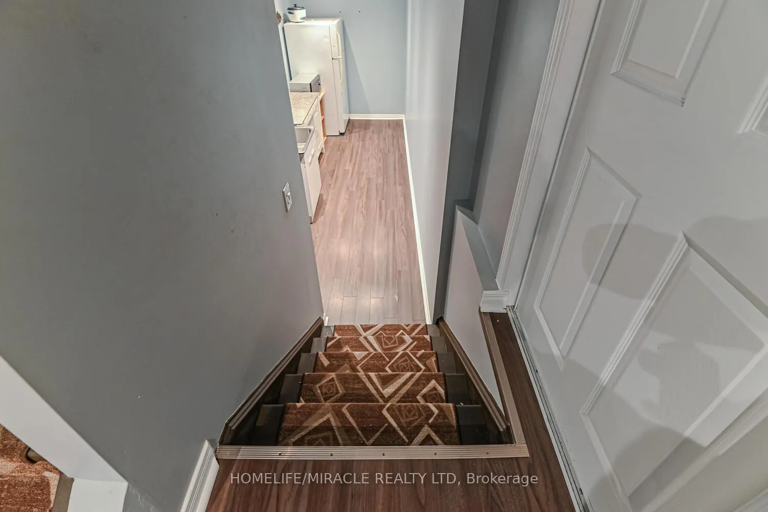 Photo 4 of Unit E-31, 110 Activa Avenue, Kitchener, Larentian West — HOMEH