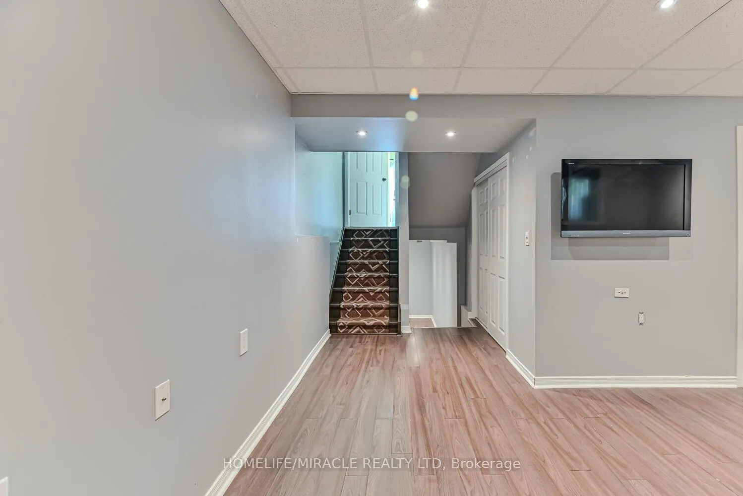 Photo 9 of Unit E-31, 110 Activa Avenue, Kitchener, Larentian West — HOMEH