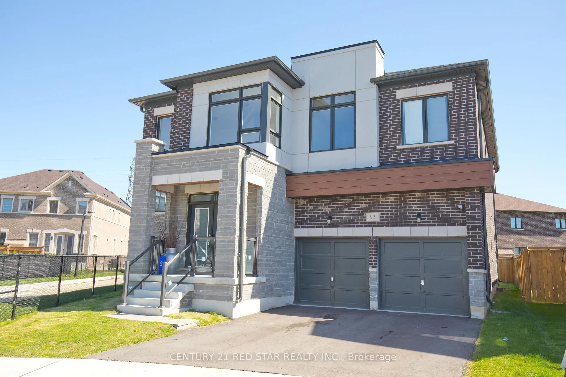 Photo 2 of 92 Elstone Place, Hamilton, Waterdown — HOMEH