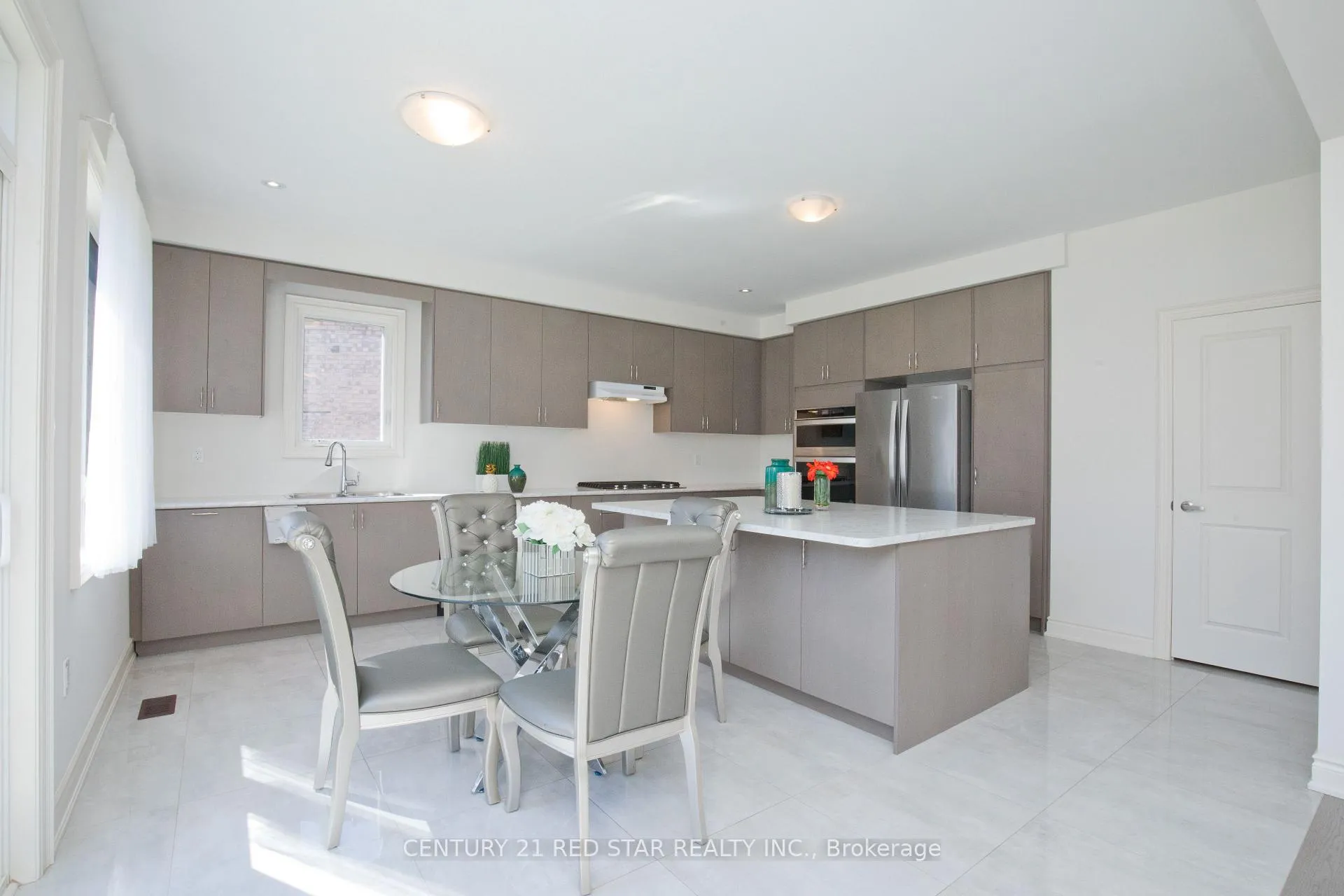 Photo 12 of 92 Elstone Place, Hamilton, Waterdown — HOMEH