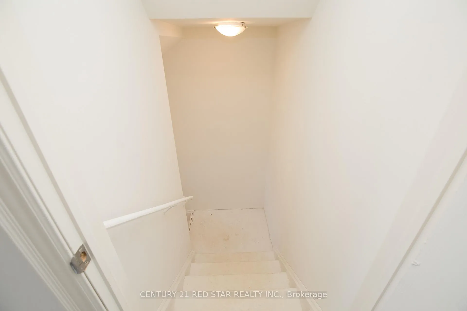 Photo 33 of 92 Elstone Place, Hamilton, Waterdown — HOMEH