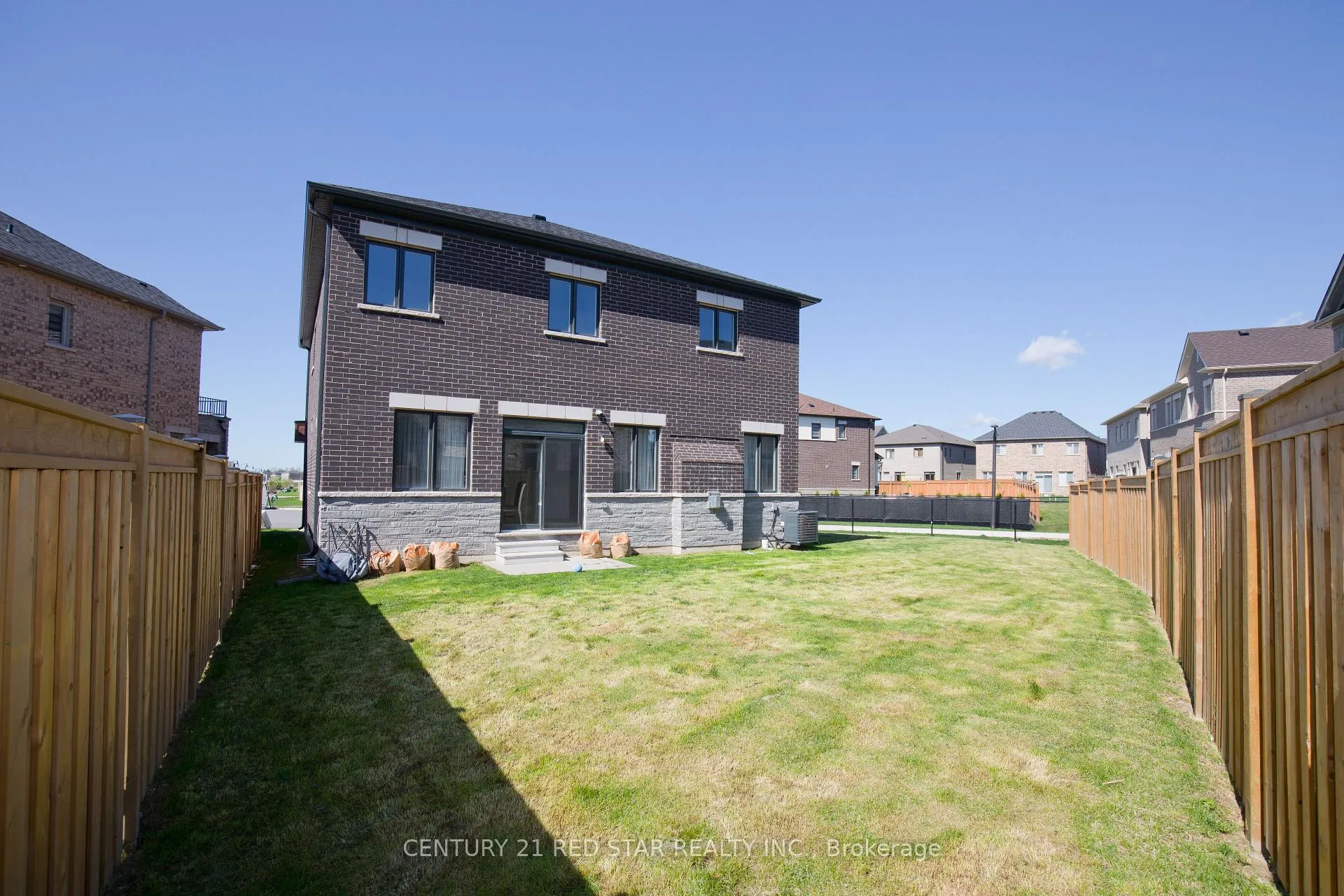 Photo 37 of 92 Elstone Place, Hamilton, Waterdown — HOMEH