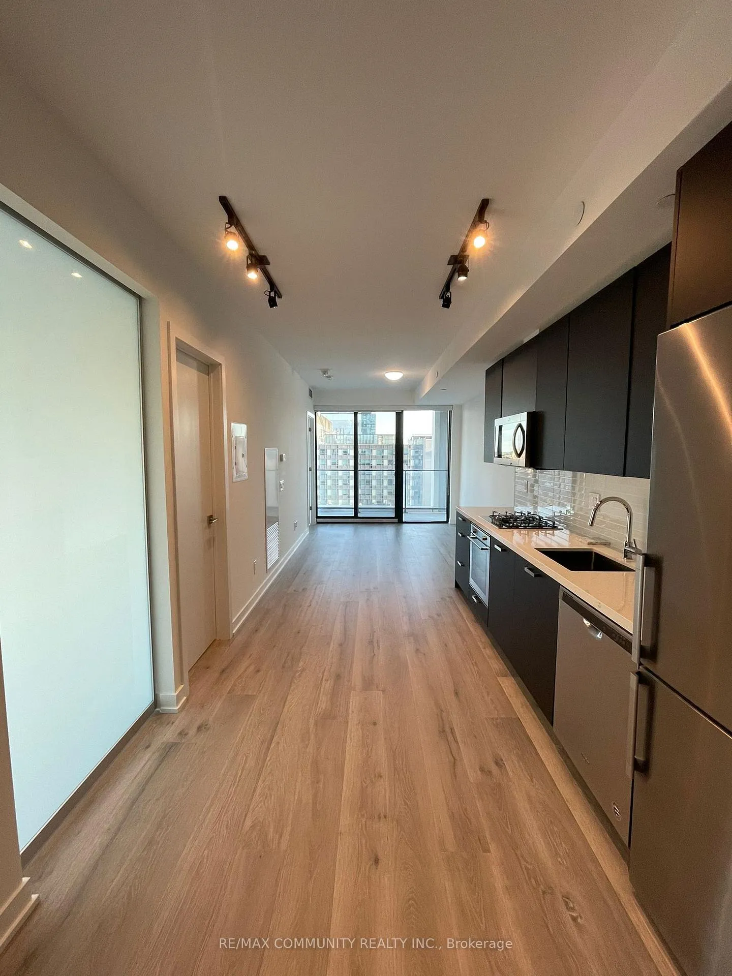 Photo 6 of Unit 1004, 55 Ontario Street, Toronto, Moss Park — HOMEH