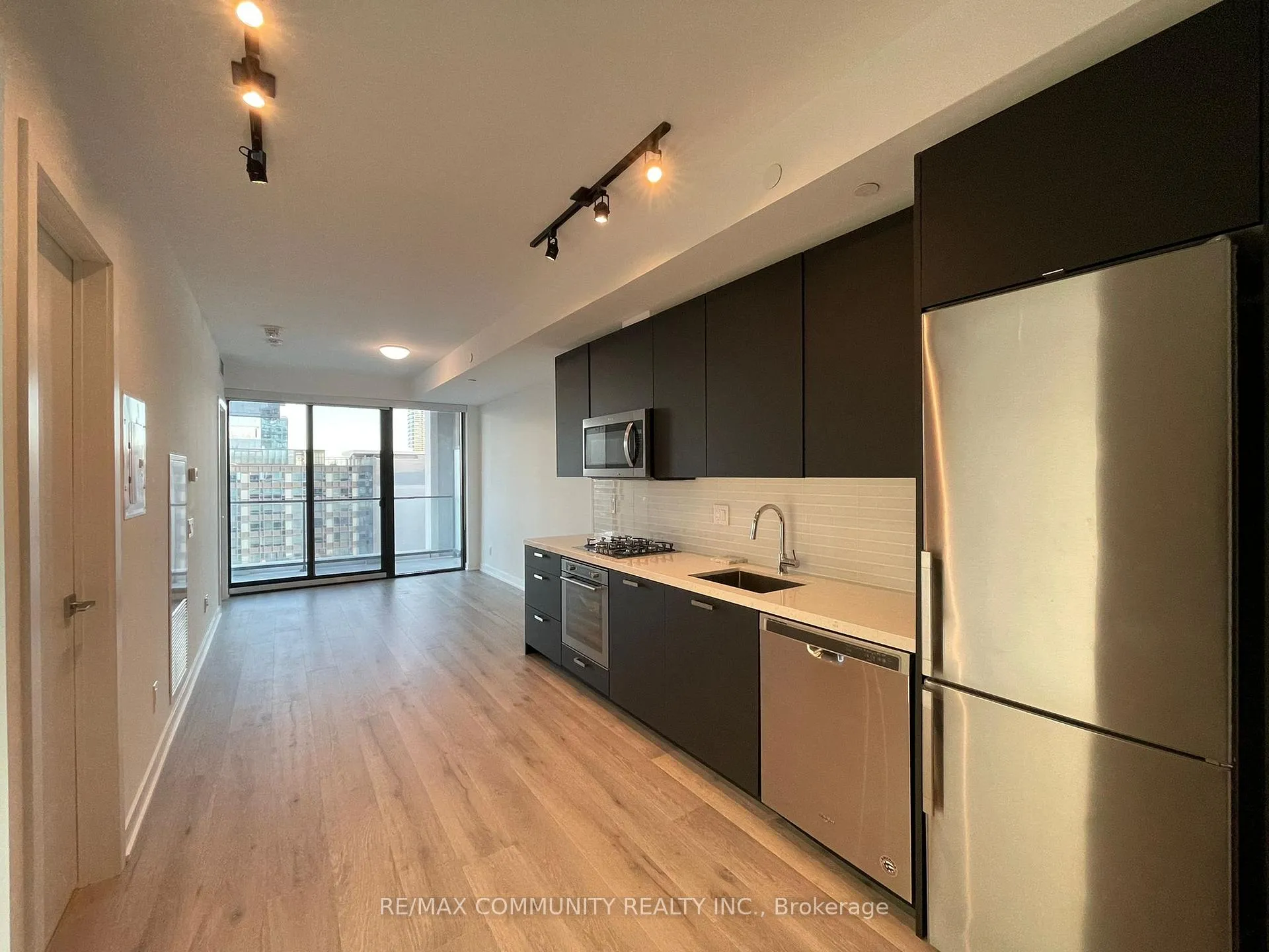 Photo 10 of Unit 1004, 55 Ontario Street, Toronto, Moss Park — HOMEH