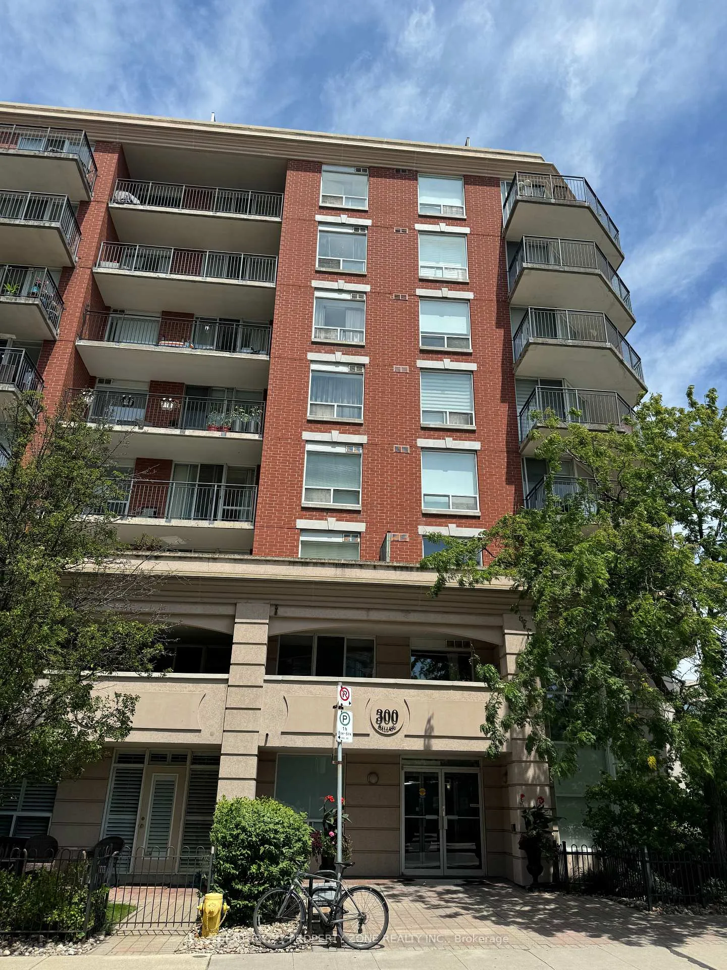Front of Unit 810, 300 Balliol Street