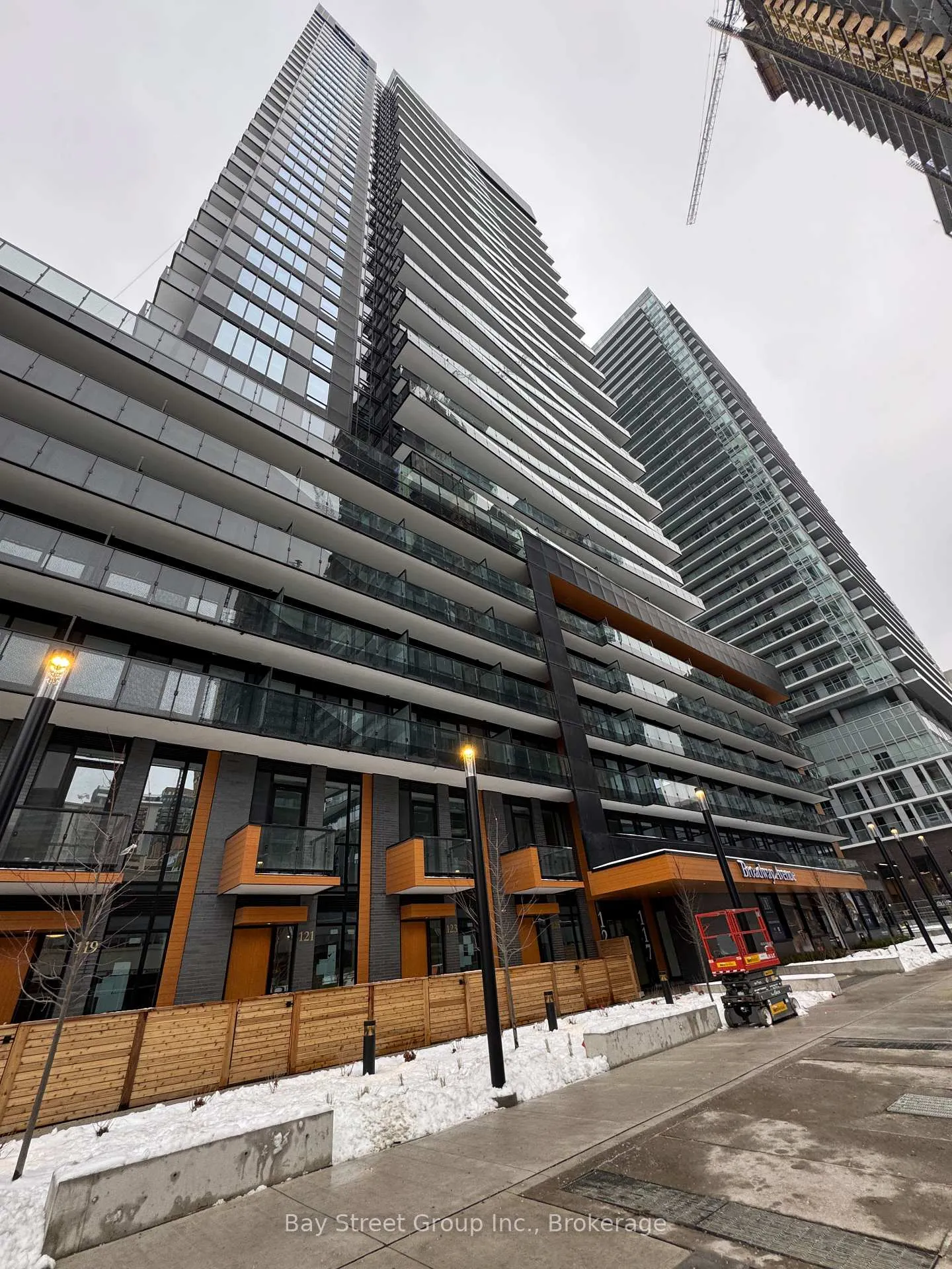 Photo 1 of Unit 1711, 127 Broadway Avenue, Toronto, Mount Pleasant West — HOMEH