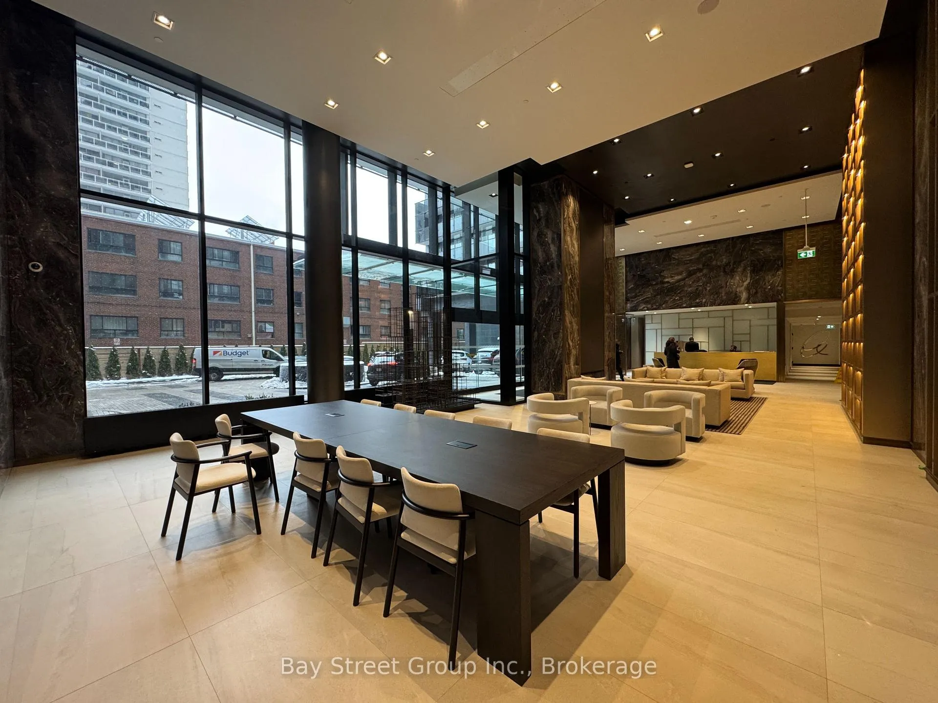 Photo 5 of Unit 1711, 127 Broadway Avenue, Toronto, Mount Pleasant West — HOMEH