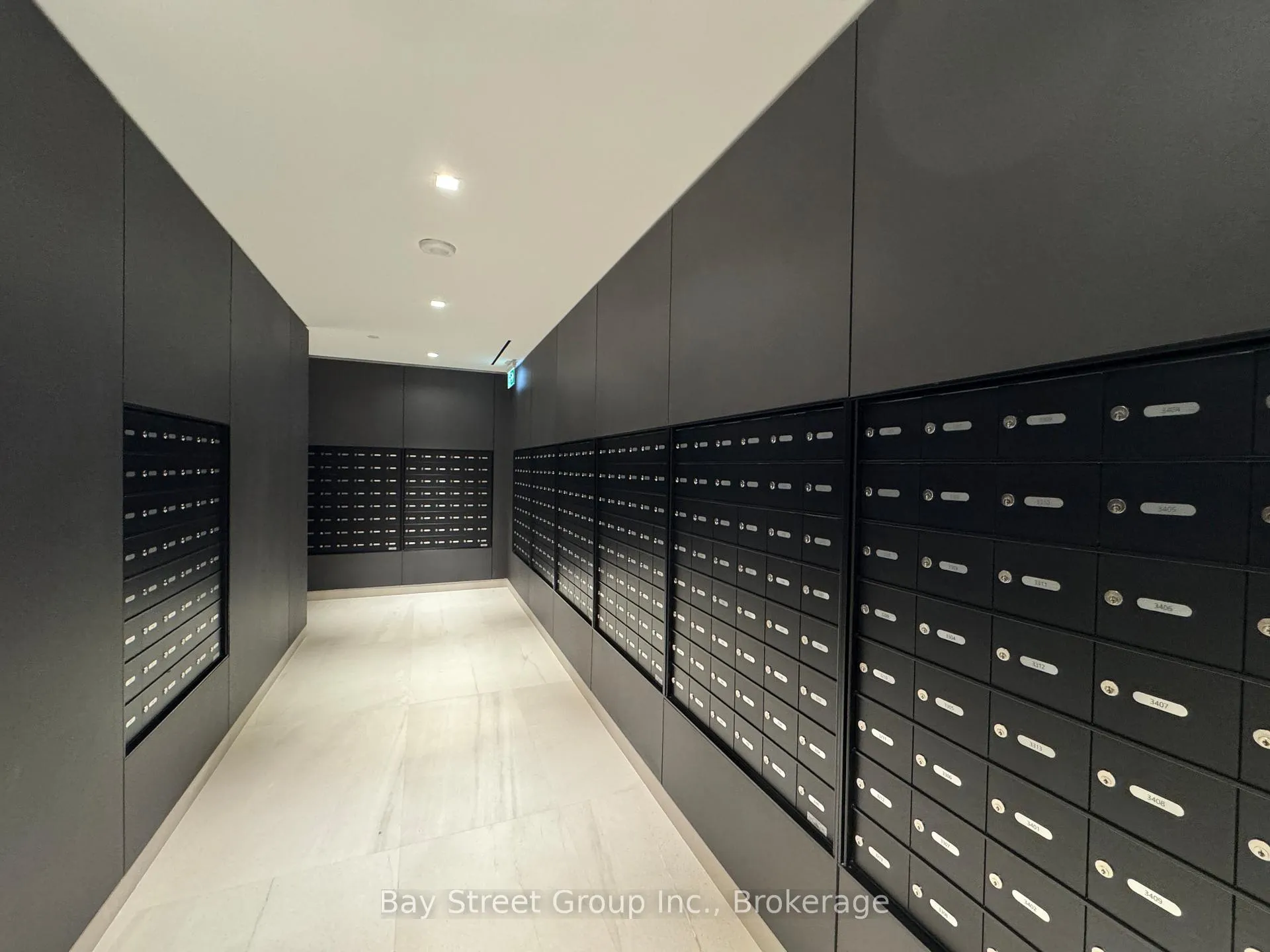 Photo 6 of Unit 1711, 127 Broadway Avenue, Toronto, Mount Pleasant West — HOMEH