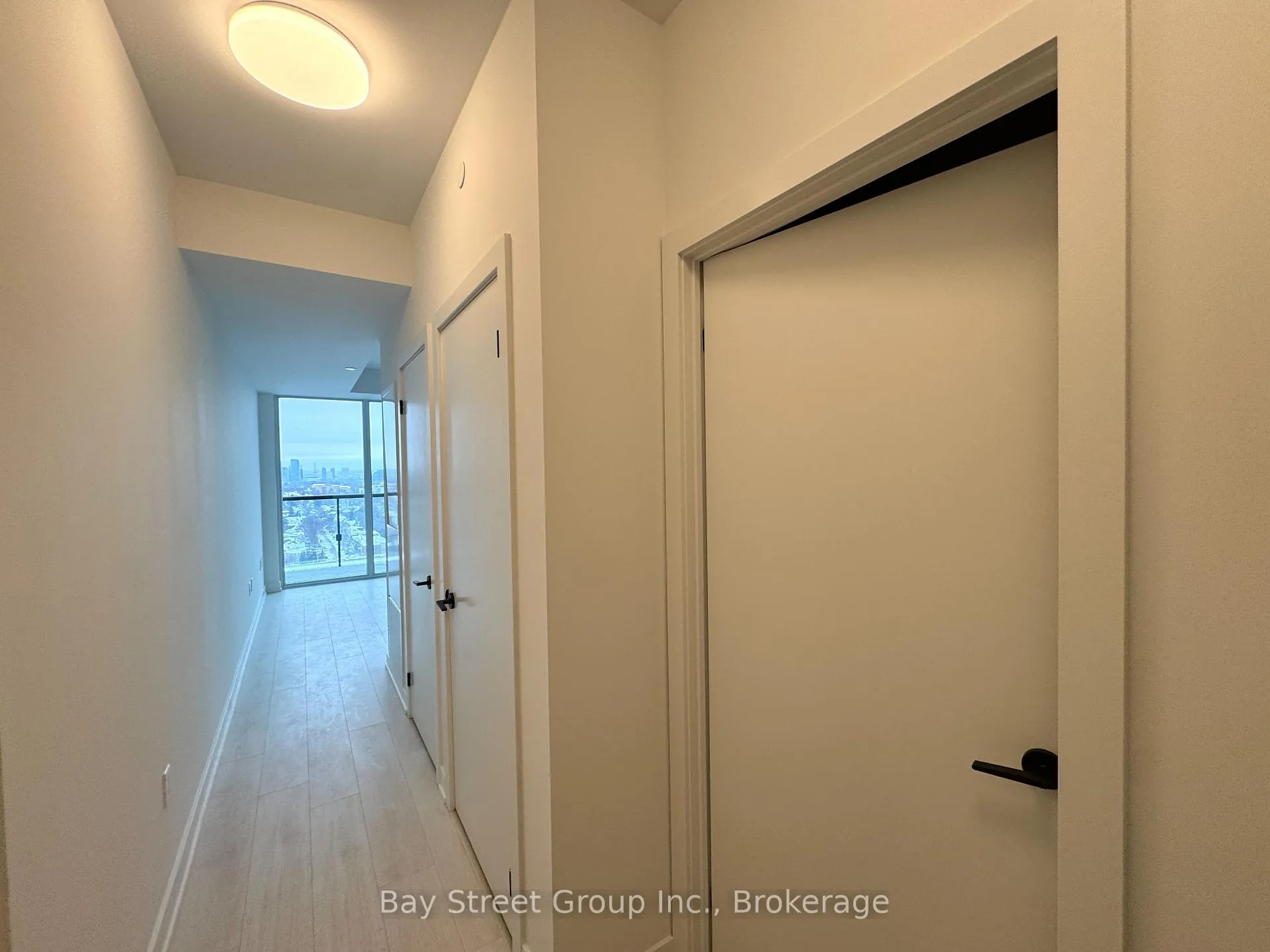 Photo 8 of Unit 1711, 127 Broadway Avenue, Toronto, Mount Pleasant West — HOMEH