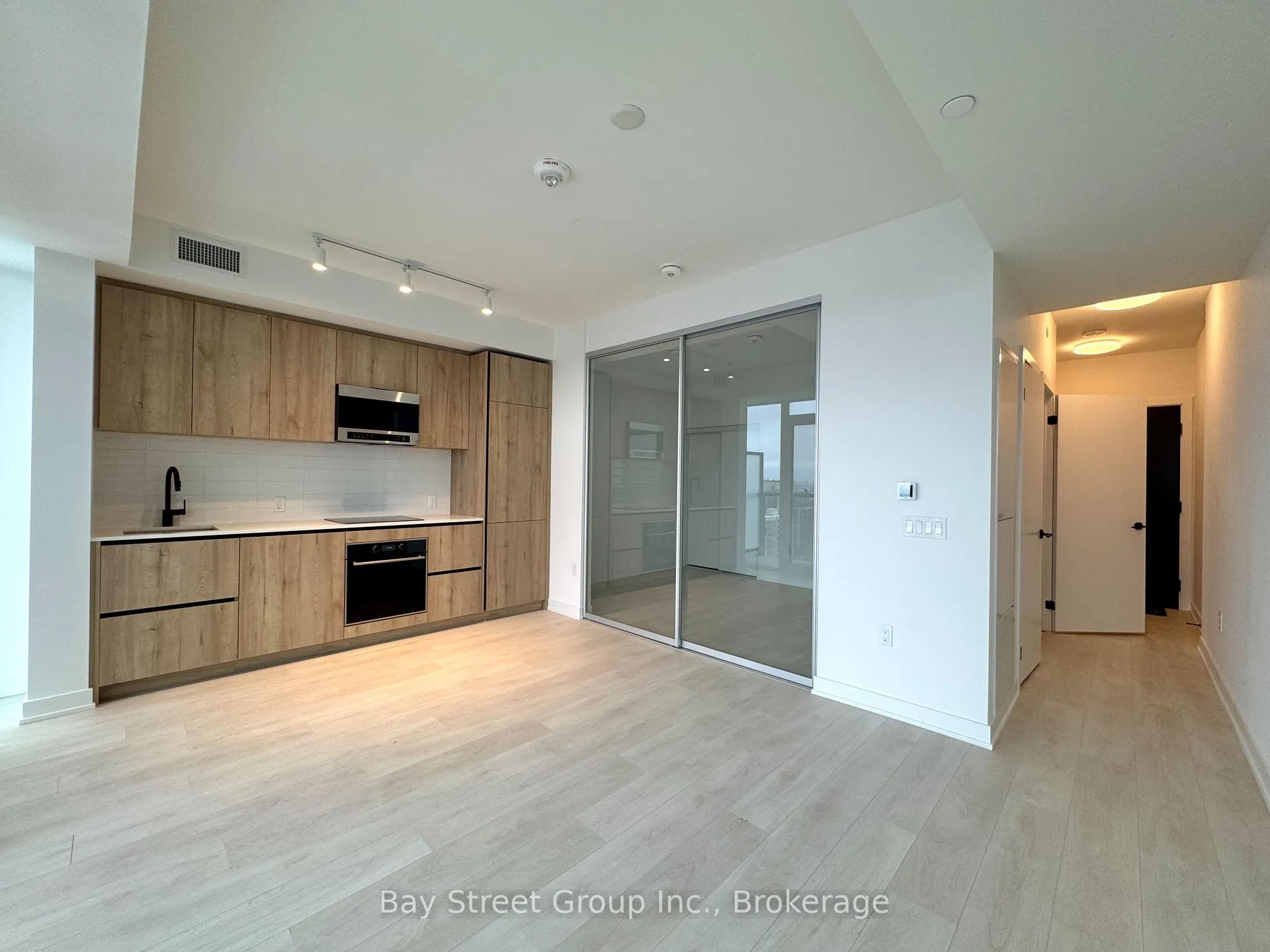 Photo 12 of Unit 1711, 127 Broadway Avenue, Toronto, Mount Pleasant West — HOMEH