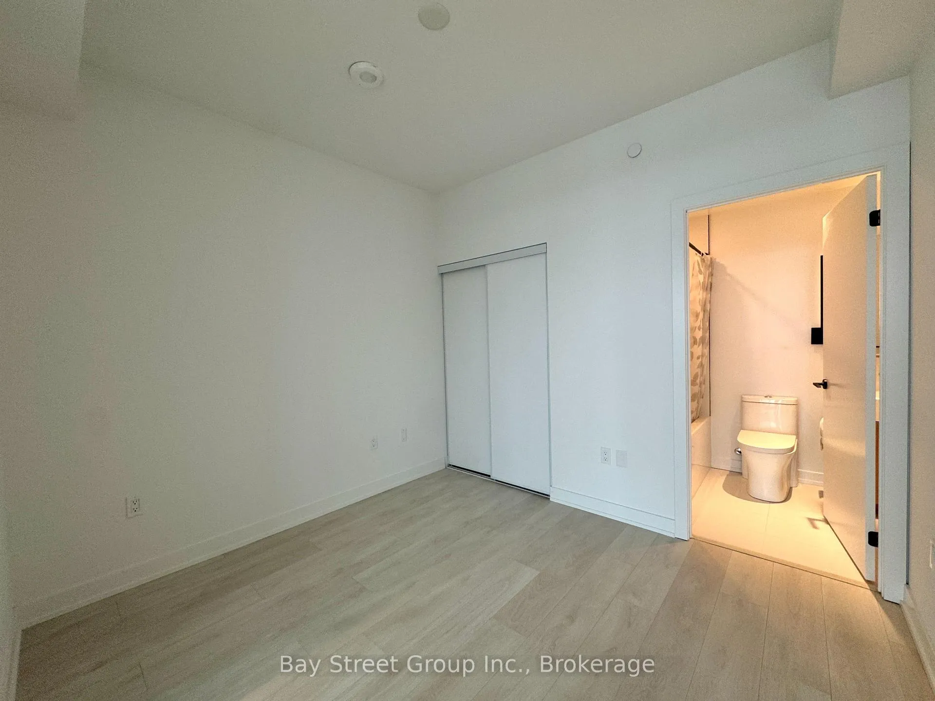 Photo 14 of Unit 1711, 127 Broadway Avenue, Toronto, Mount Pleasant West — HOMEH
