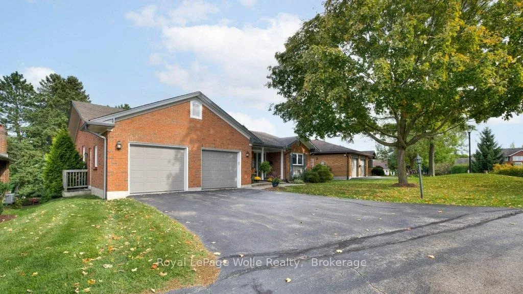 Photo 2 of Unit 3, 318 Roxton Drive, Waterloo — HOMEH