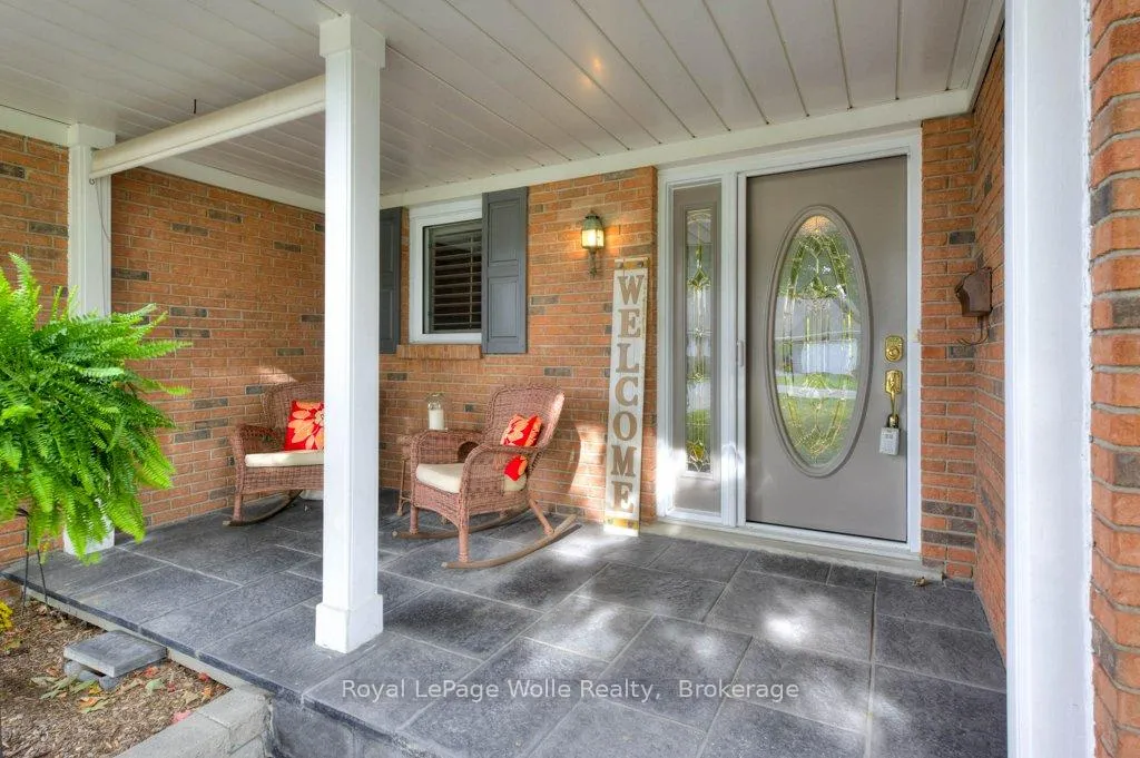 Photo 3 of Unit 3, 318 Roxton Drive, Waterloo — HOMEH