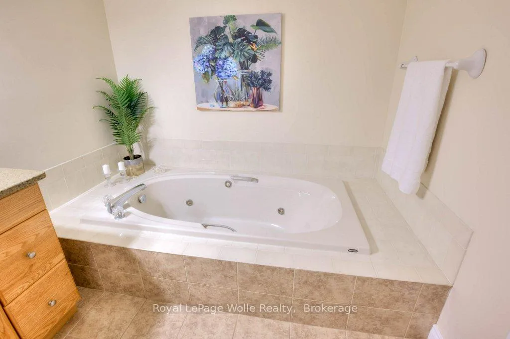 Photo 19 of Unit 3, 318 Roxton Drive, Waterloo — HOMEH