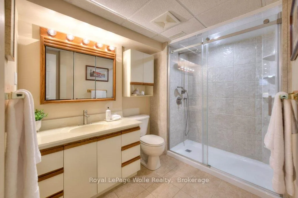 Photo 33 of Unit 3, 318 Roxton Drive, Waterloo — HOMEH