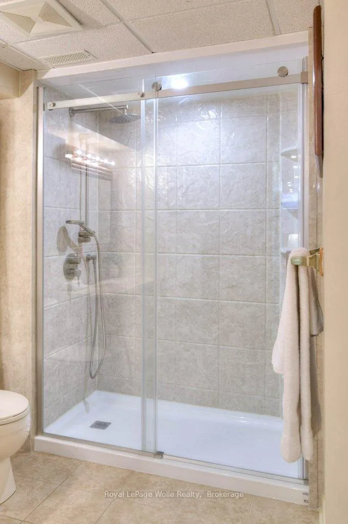 Photo 34 of Unit 3, 318 Roxton Drive, Waterloo — HOMEH