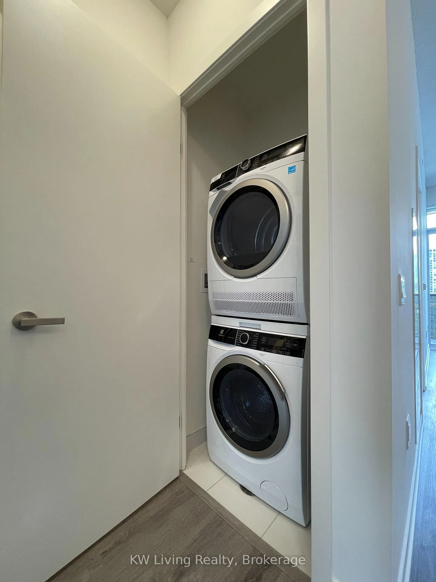 Photo 9 of Unit 2212, 138 Downes Street, Toronto, Waterfront Communities — HOMEH