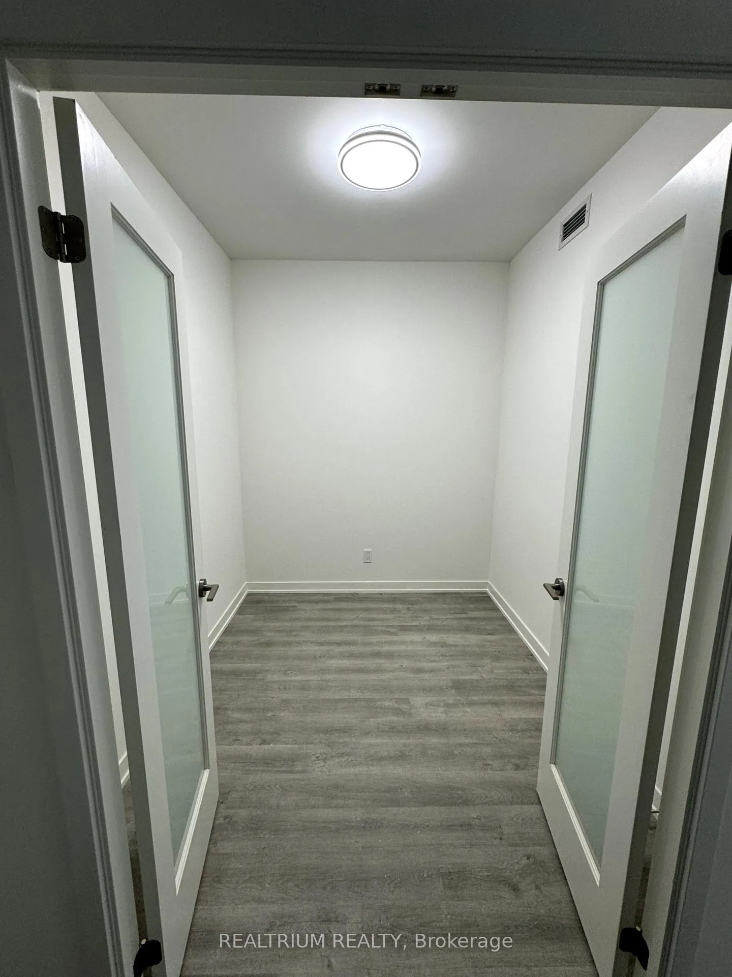 Front of Unit C302, 38 Simcoe Promenade