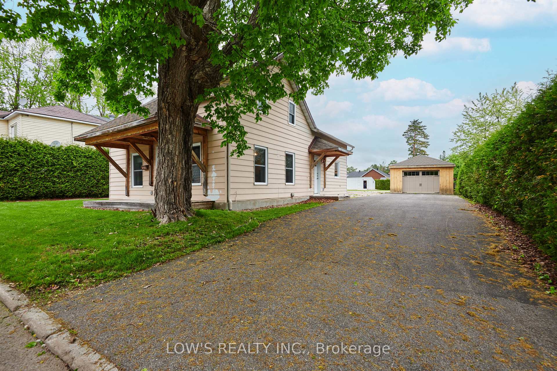 Photo 1 of 15 Peter Street, Champlain, L'Orignal — HOMEH