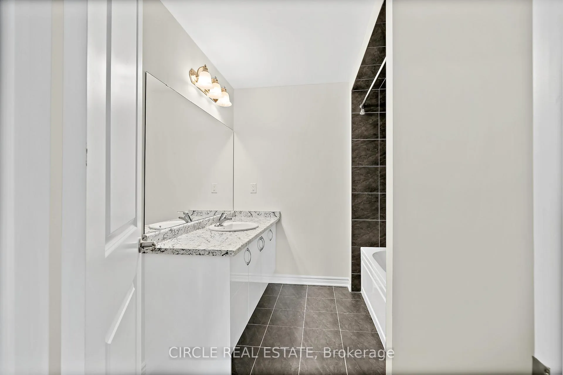 Photo 31 of Unit 28, 305 Garner Road, Hamilton, Ancaster — HOMEH
