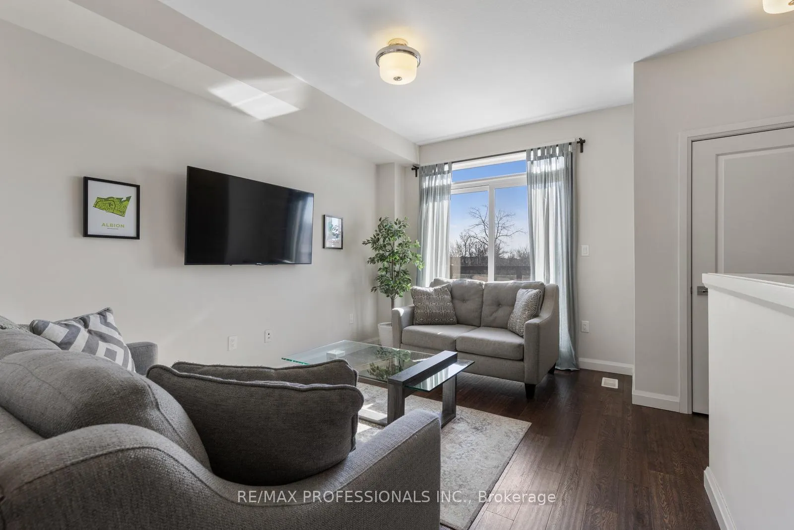 Photo 6 of Unit 8, 23 Echovalley Drive, Hamilton, Stoney Creek Mountain — HOMEH
