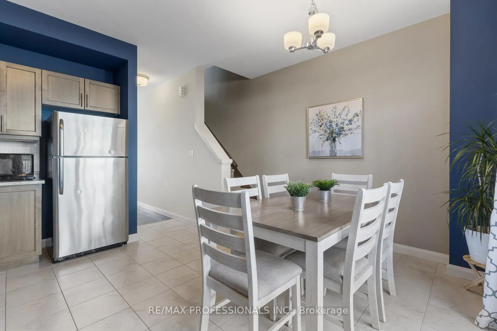 Photo 13 of Unit 8, 23 Echovalley Drive, Hamilton, Stoney Creek Mountain — HOMEH