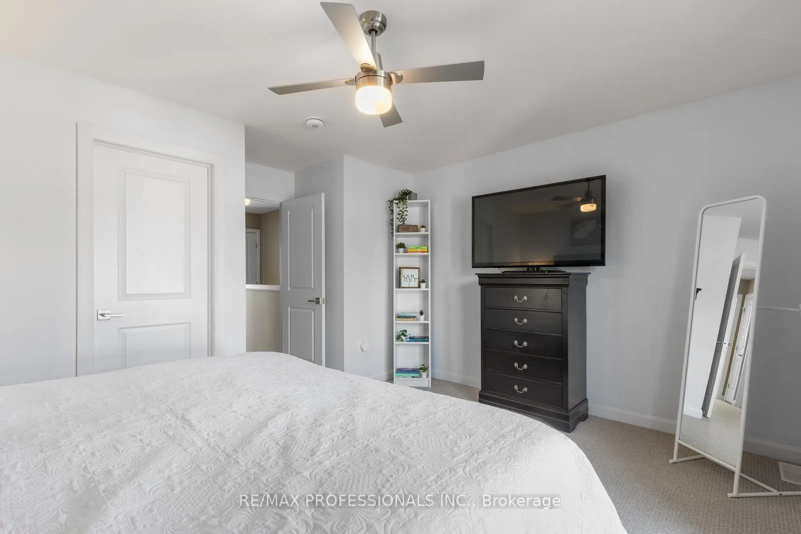 Photo 23 of Unit 8, 23 Echovalley Drive, Hamilton, Stoney Creek Mountain — HOMEH