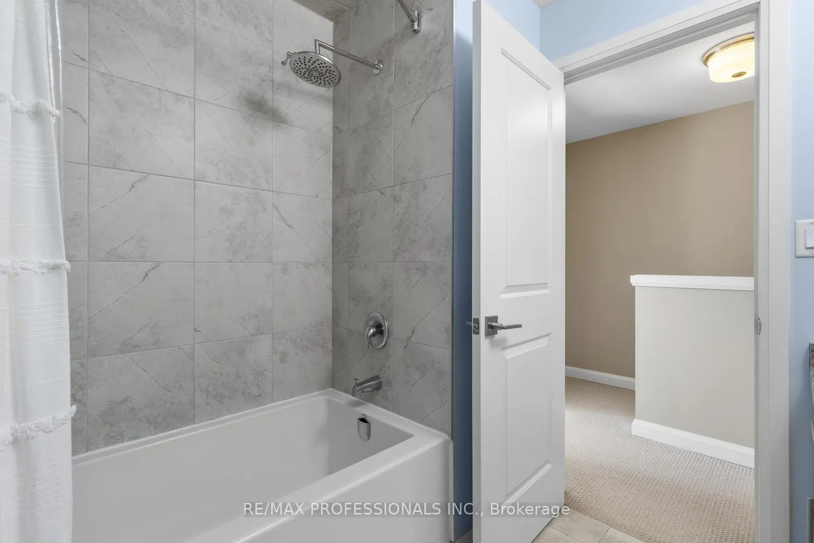 Photo 26 of Unit 8, 23 Echovalley Drive, Hamilton, Stoney Creek Mountain — HOMEH
