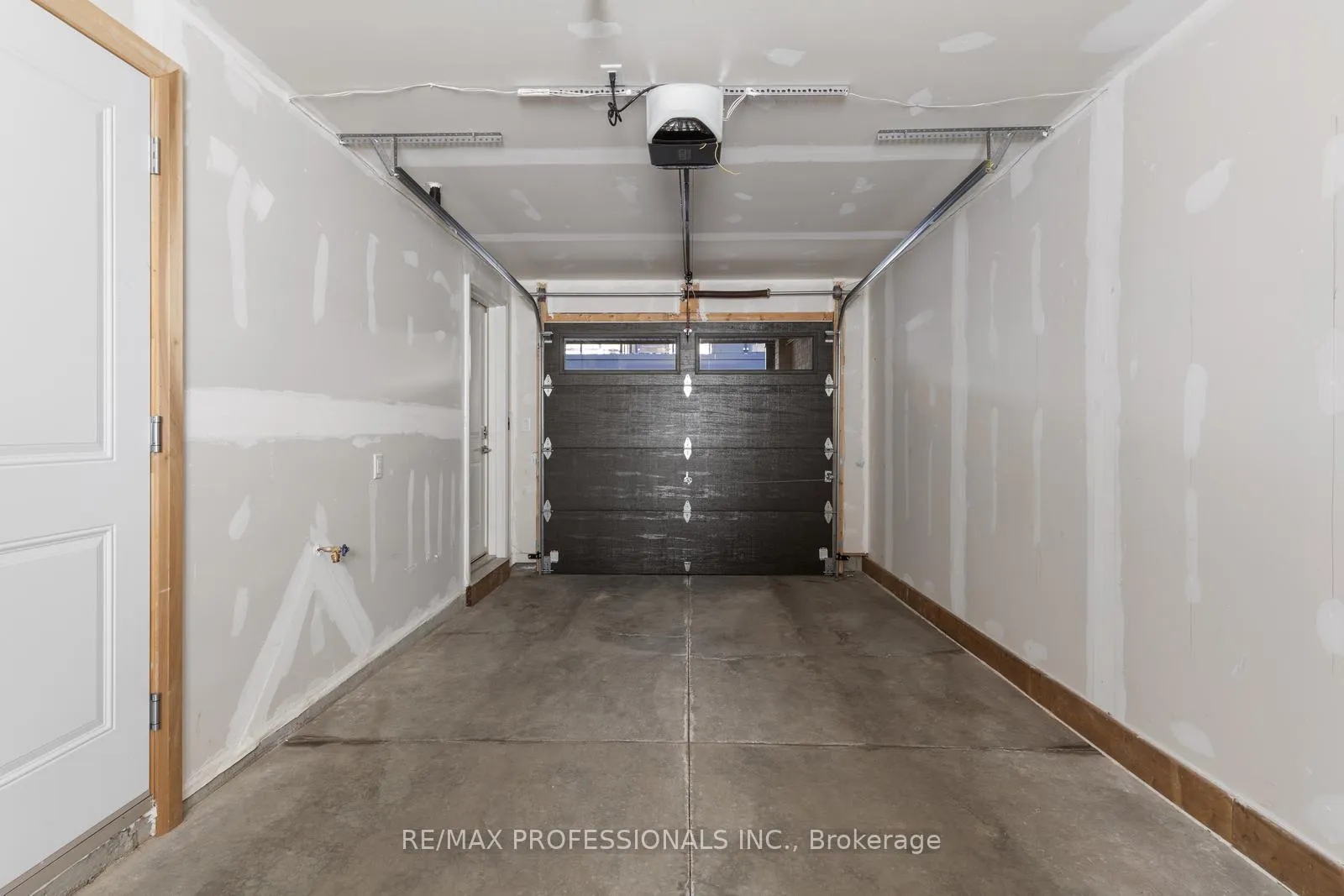 Photo 30 of Unit 8, 23 Echovalley Drive, Hamilton, Stoney Creek Mountain — HOMEH