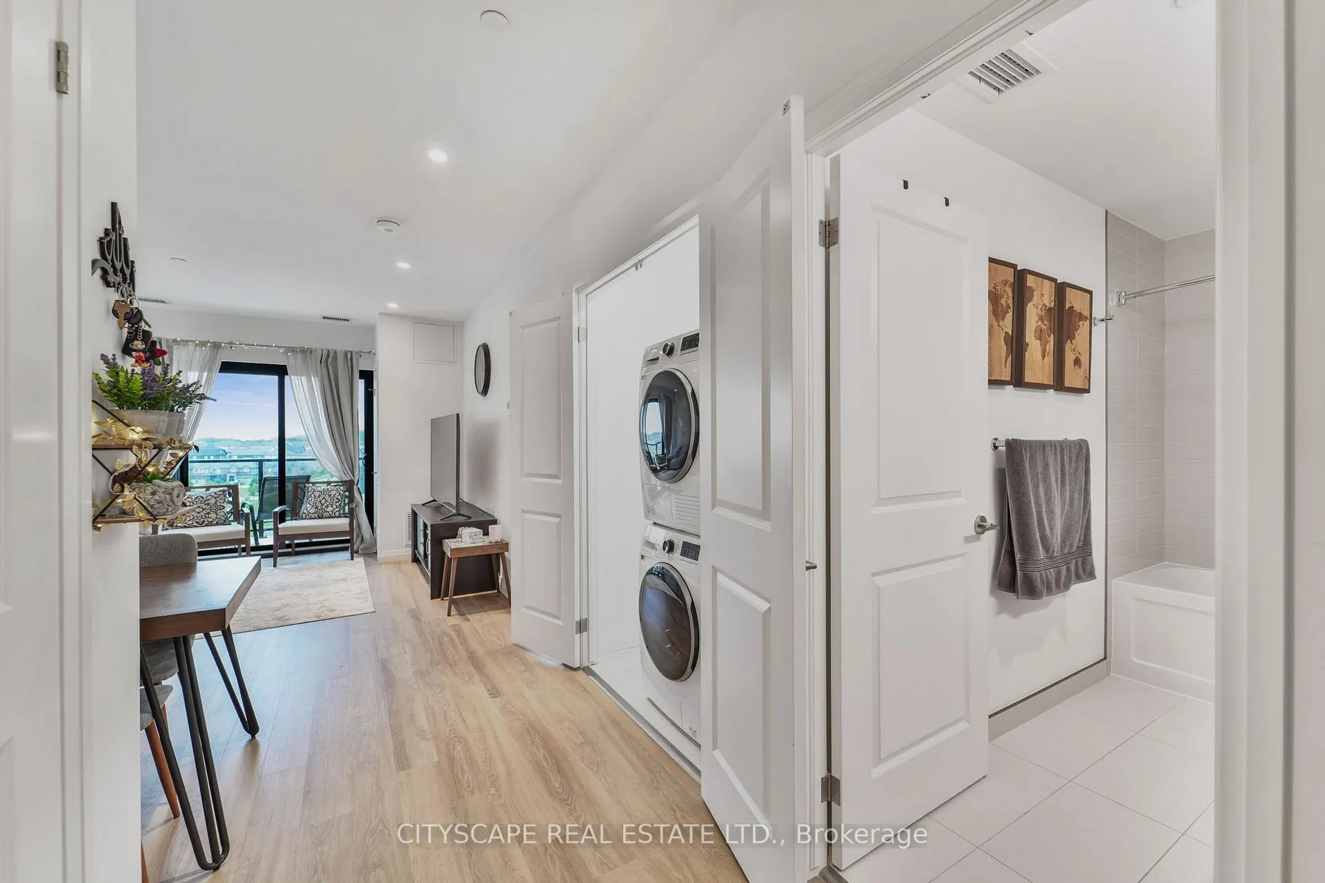Photo 2 of Unit 802, 525 New Dundee Road, Kitchener — HOMEH