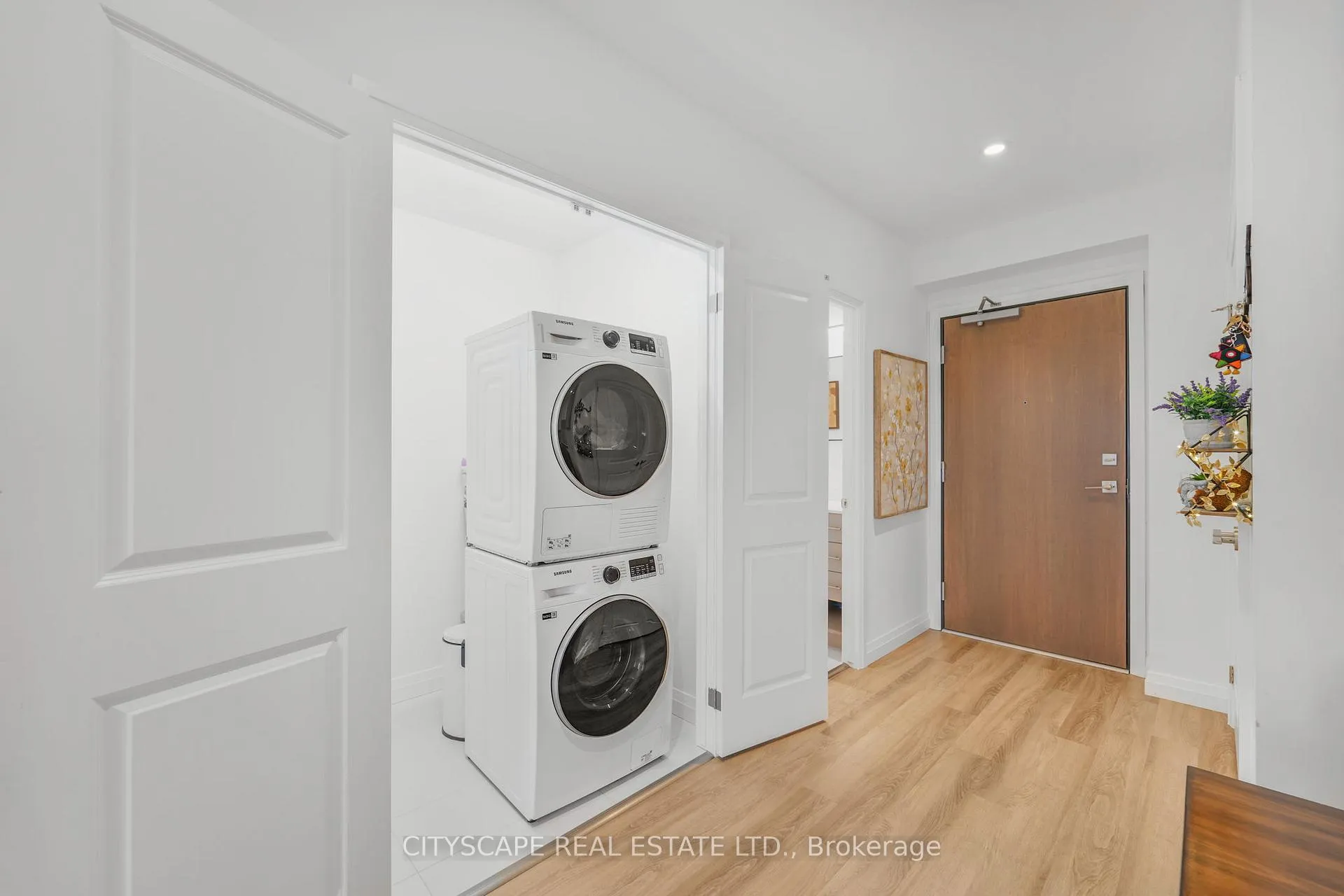 Photo 11 of Unit 802, 525 New Dundee Road, Kitchener — HOMEH