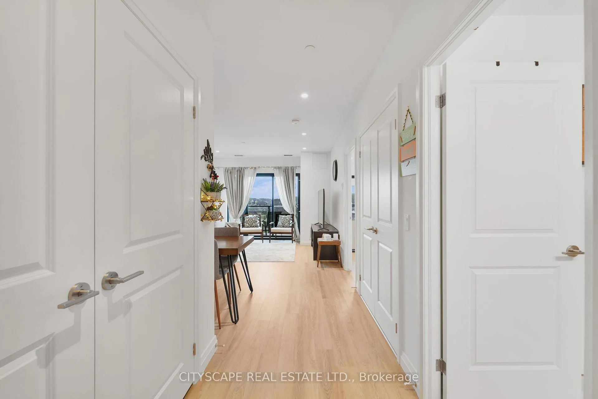 Photo 12 of Unit 802, 525 New Dundee Road, Kitchener — HOMEH