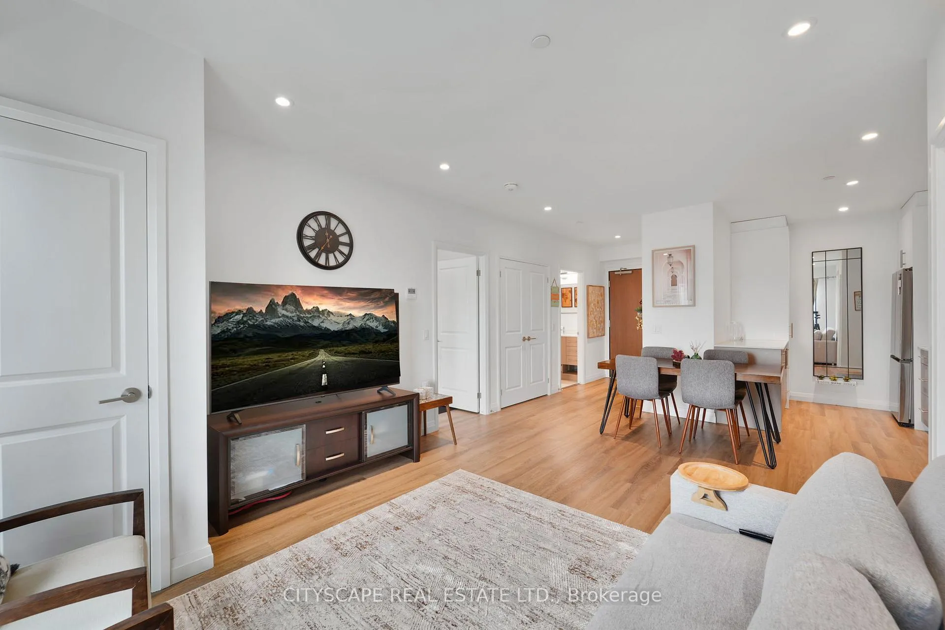 Photo 14 of Unit 802, 525 New Dundee Road, Kitchener — HOMEH