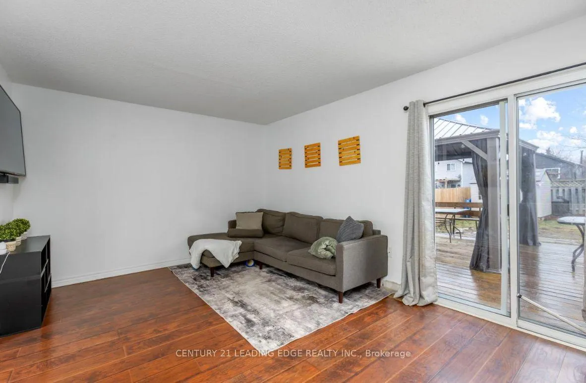 Photo 5 of 48 D'Ambrosio Drive, Barrie, Painswick North — HOMEH