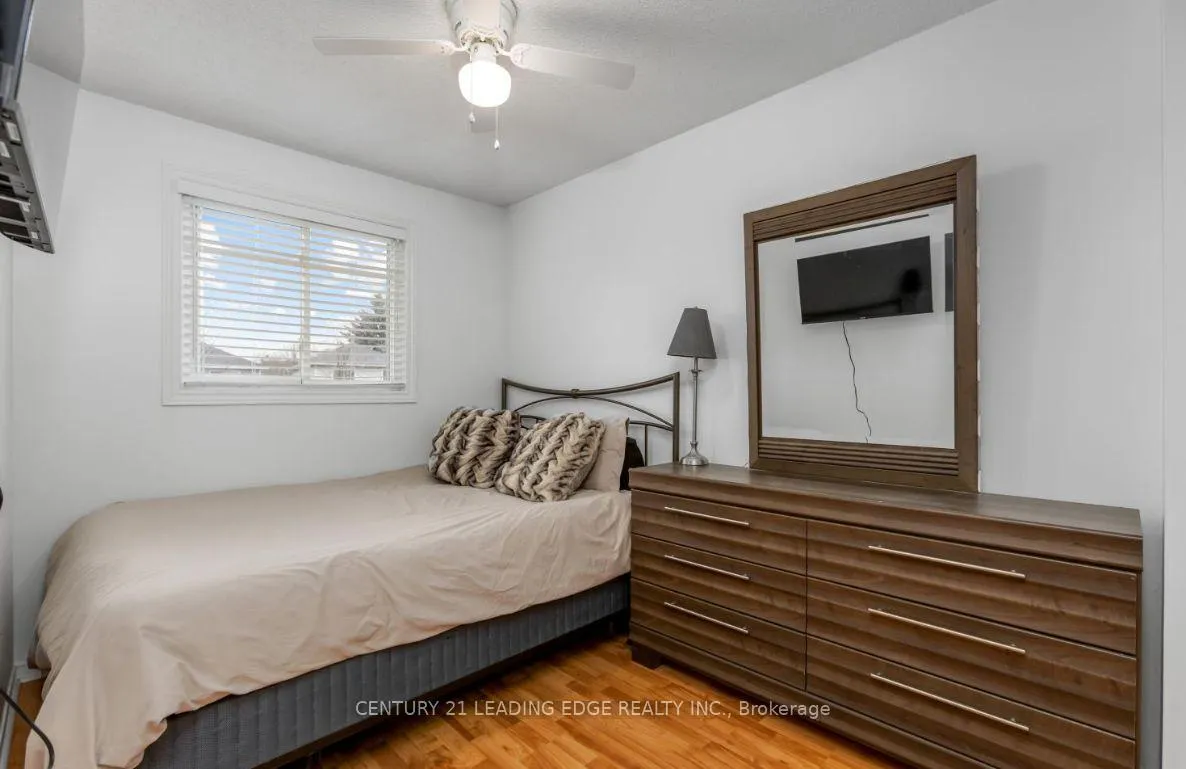 Photo 8 of 48 D'Ambrosio Drive, Barrie, Painswick North — HOMEH