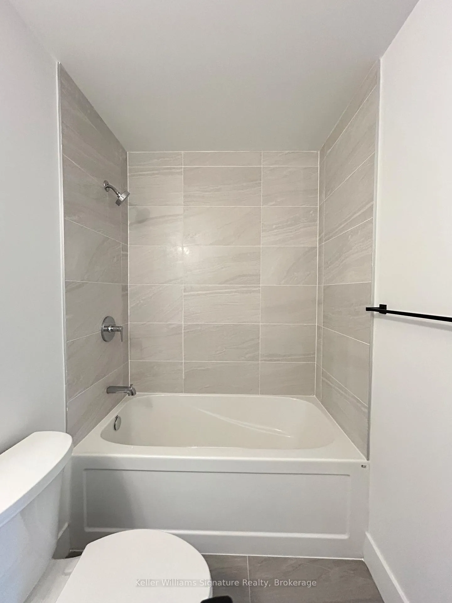 Photo 12 of Unit 1103, 2782 Barton Street E, Hamilton, Grayside — HOMEH