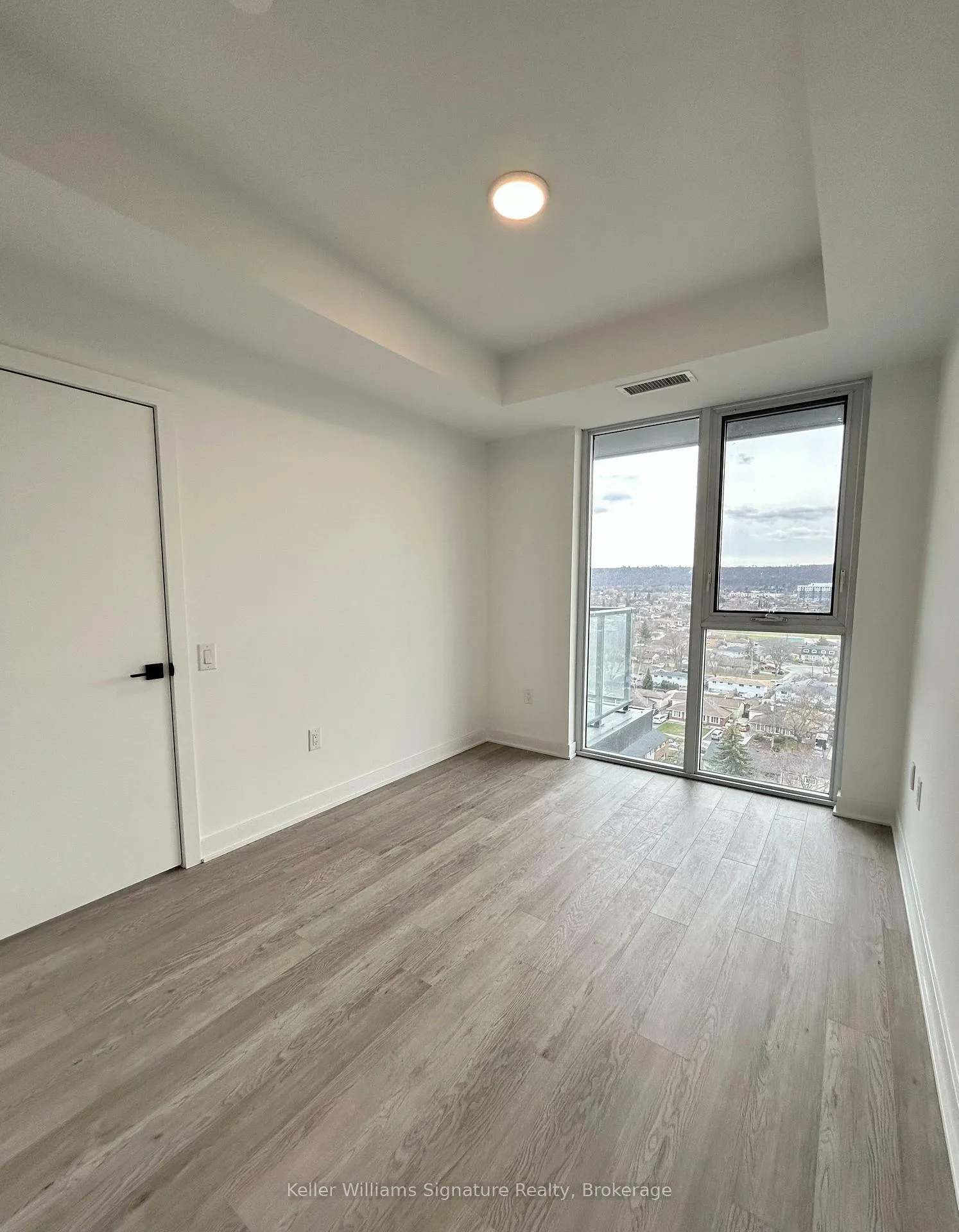 Photo 14 of Unit 1103, 2782 Barton Street E, Hamilton, Grayside — HOMEH