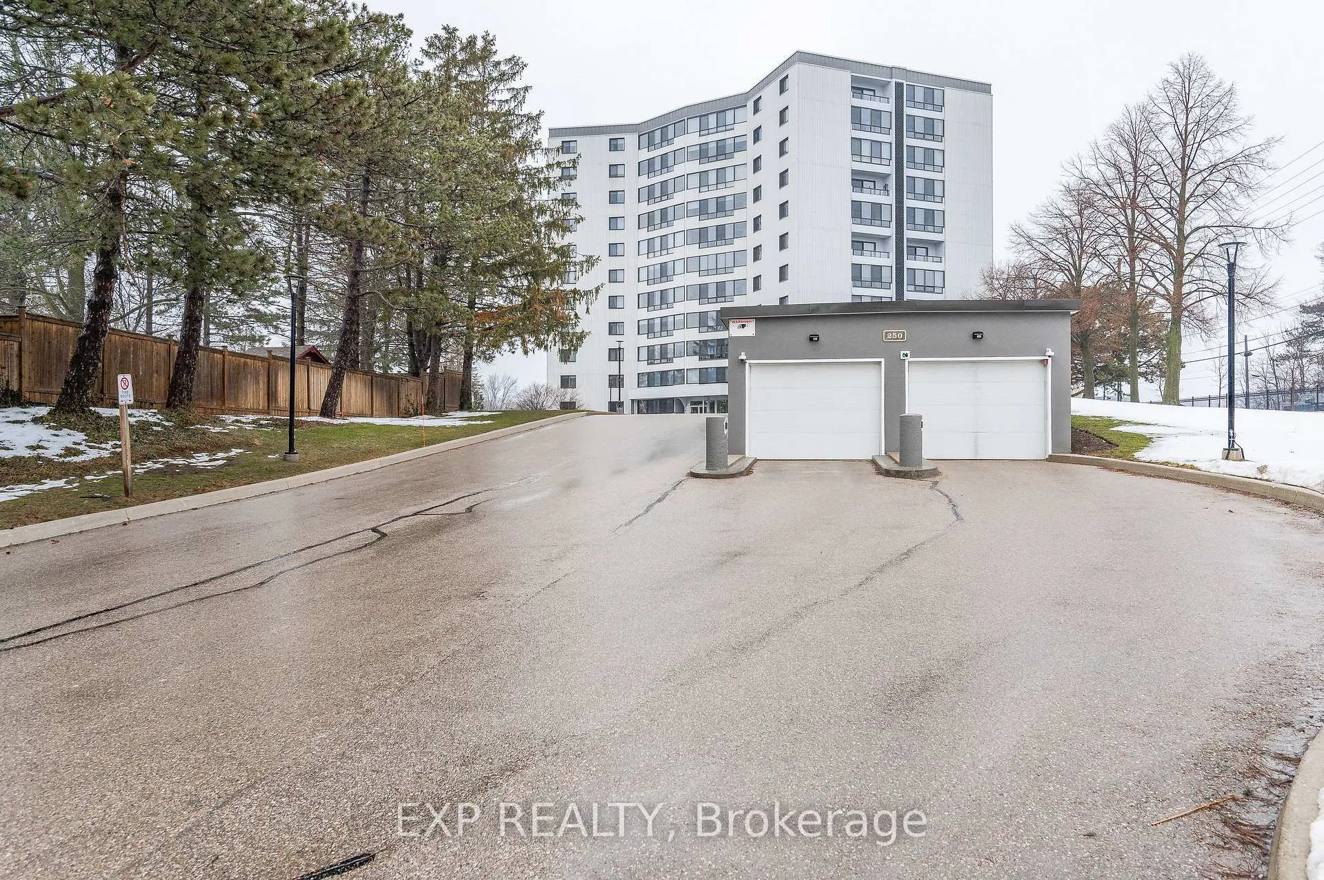 Photo 3 of Unit 1106, 250 Glenridge Drive S, Waterloo, Lincoln Village — HOMEH