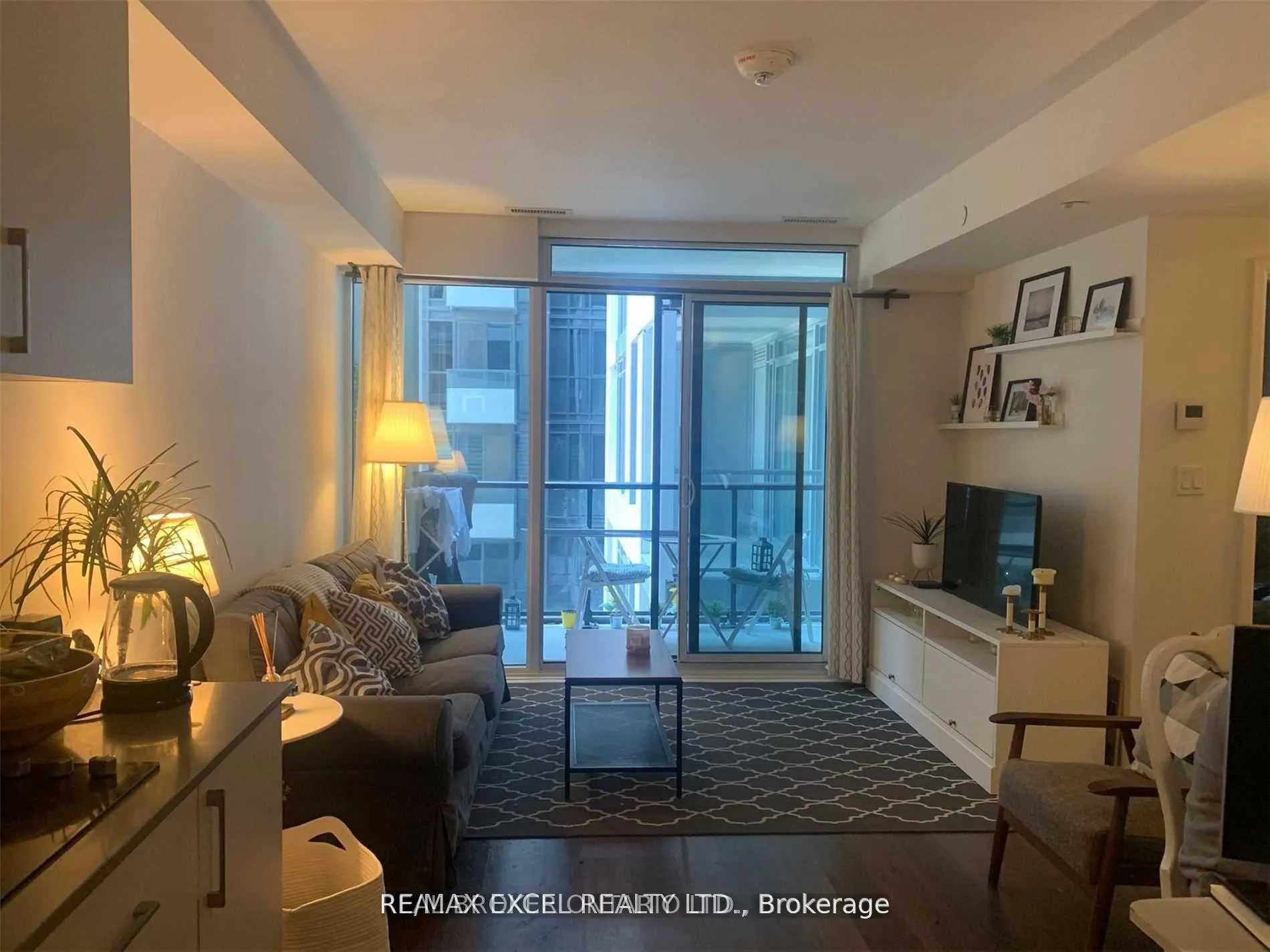 Photo 4 of Unit 531, 576 Front Street W, Toronto, Waterfront Communities — HOMEH