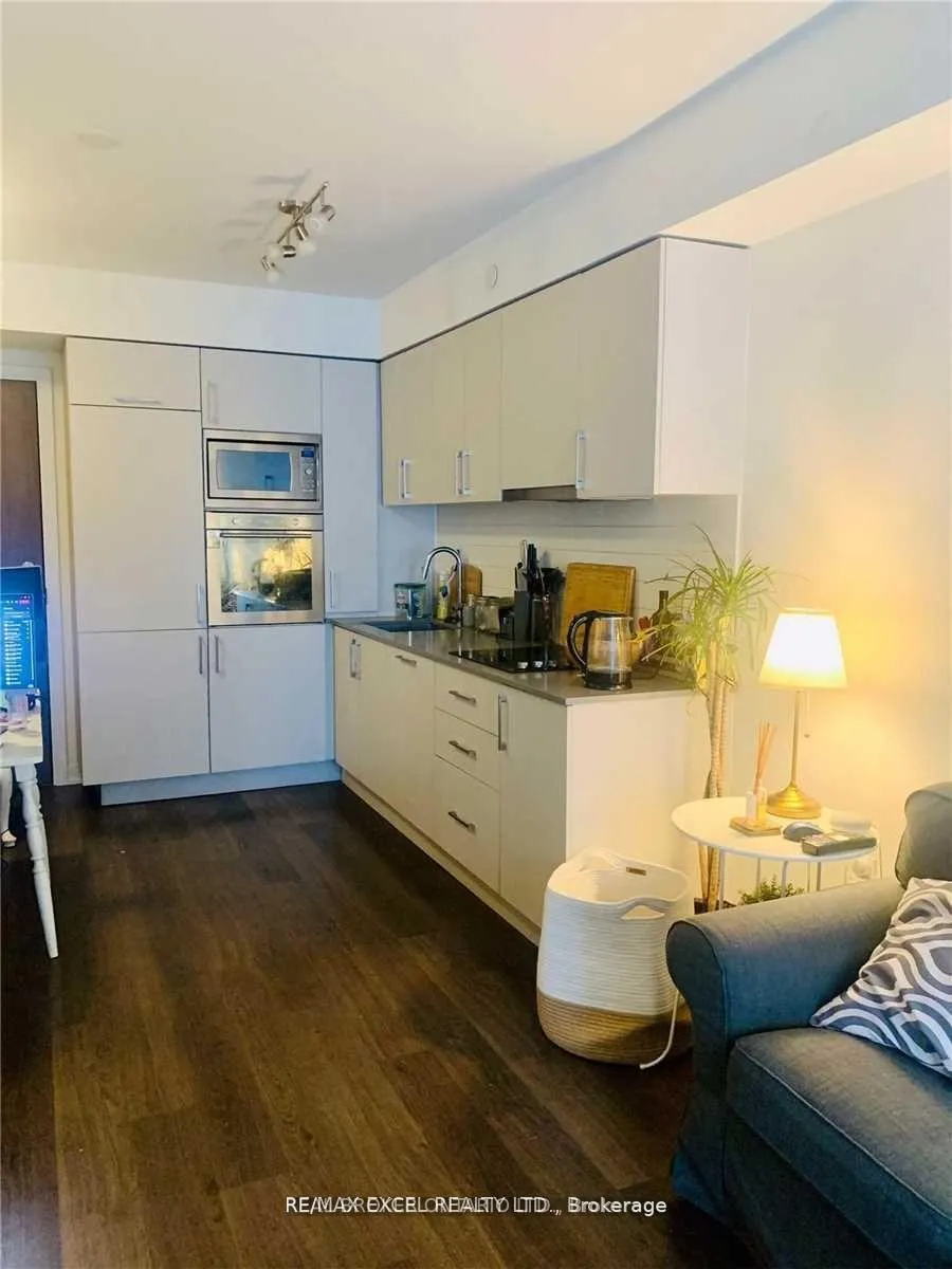 Photo 5 of Unit 531, 576 Front Street W, Toronto, Waterfront Communities — HOMEH
