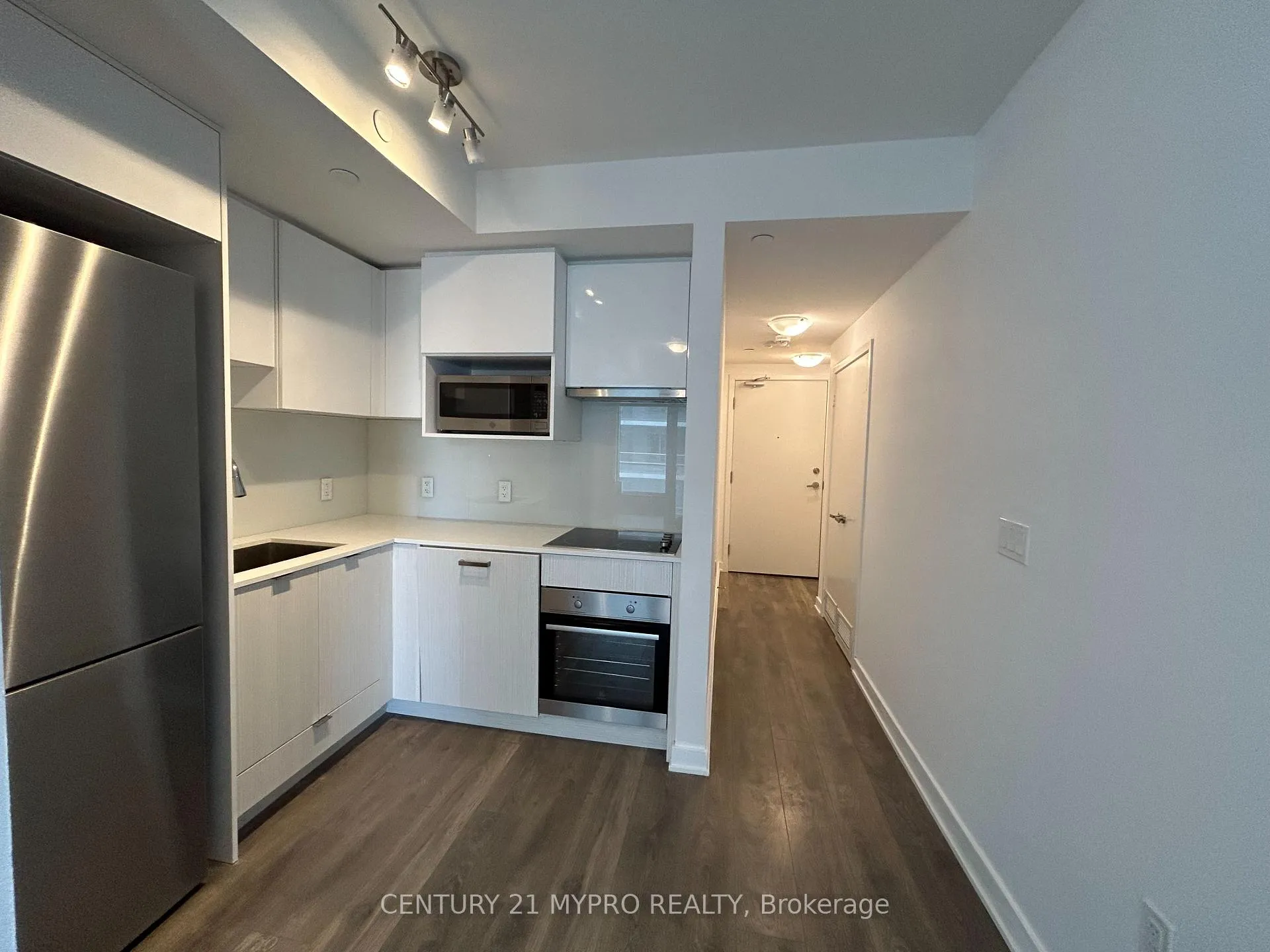 Front of Unit 2714, 195 Redpath Avenue